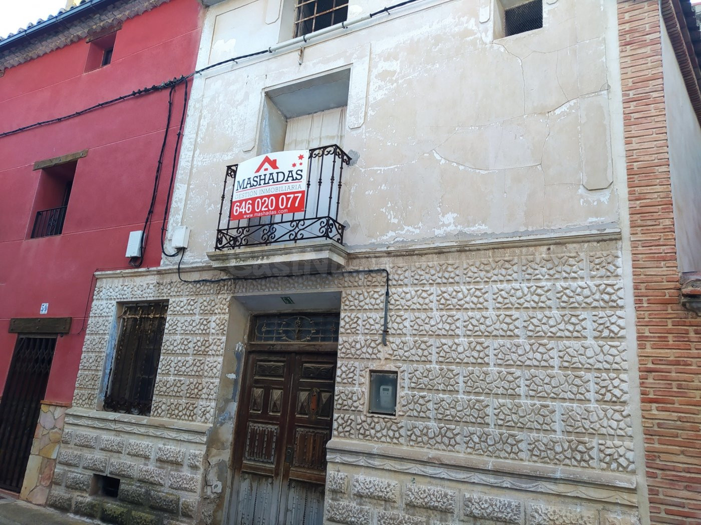 SE VENDE CASA EN FUENTES CLARAS - foto 2