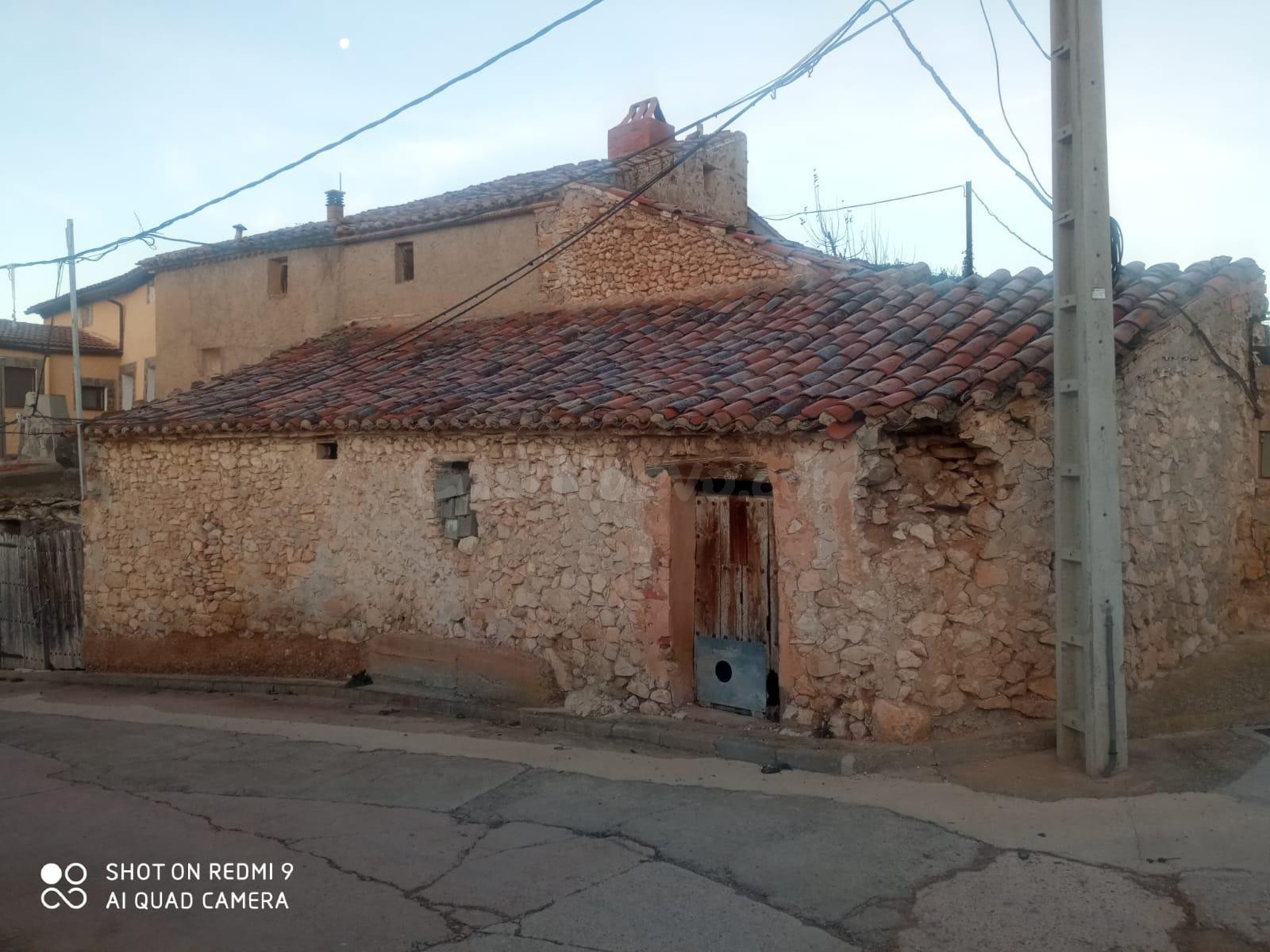 SE VENDE CASA DE PUEBLO PARA REFORMAR EN BAÑÓN - foto 3