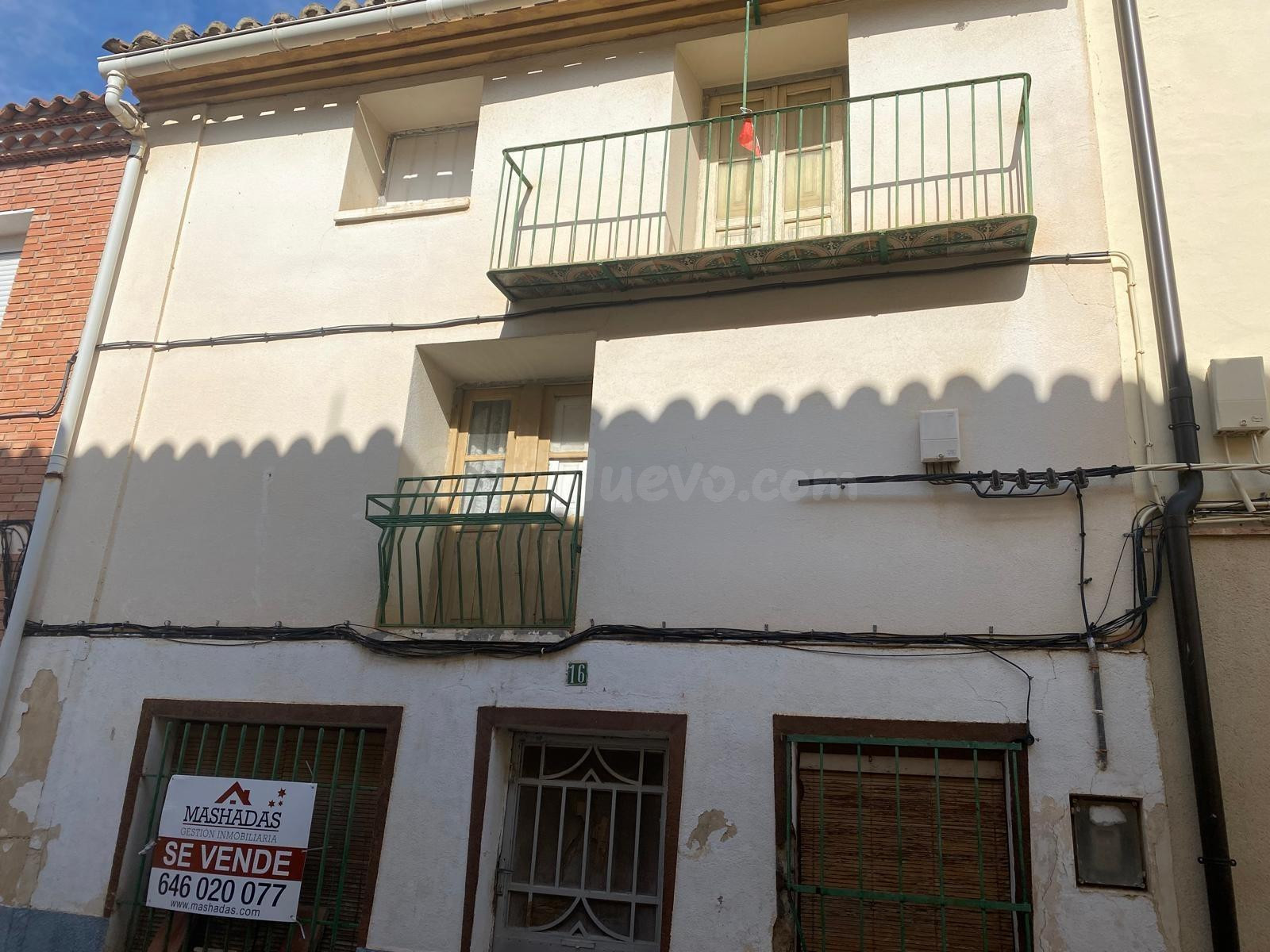 CASA EN VENTA EN FUENTES CLARAS