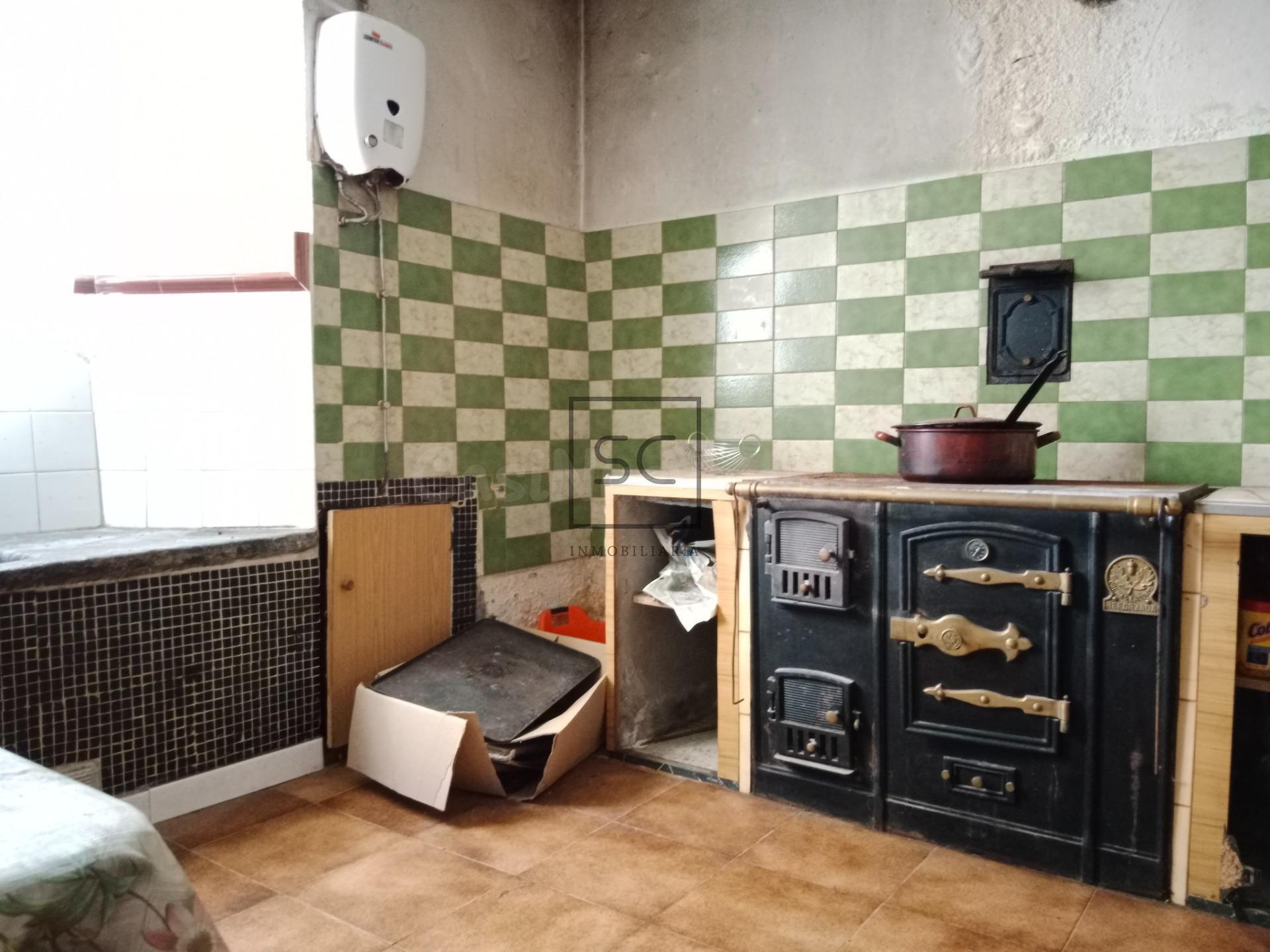 CASA CON FINCA Y GARAJE EN MOECHE - foto 4