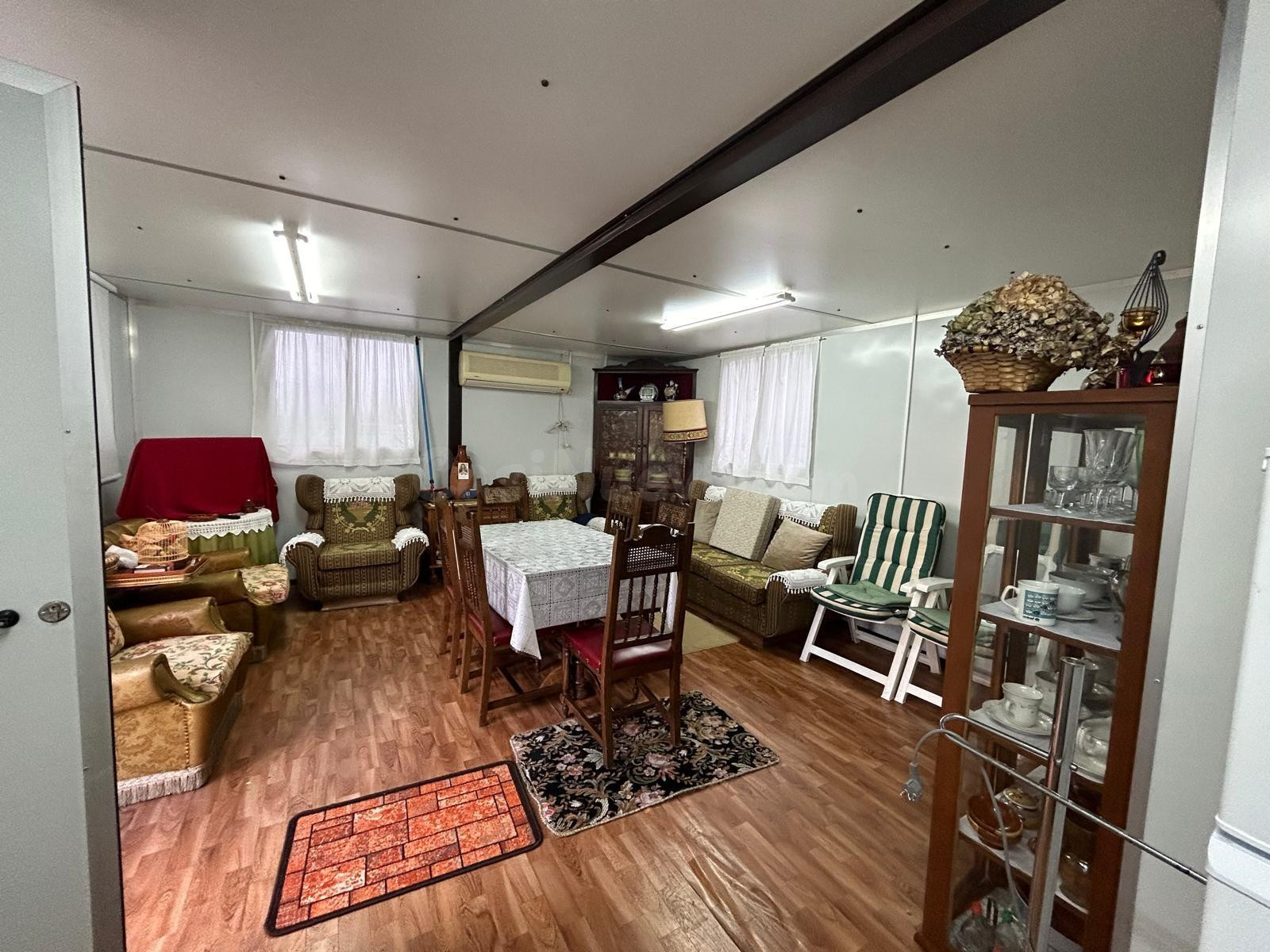 SE VENDE PARCELA URBANA CON CASA PREFABRICADA - foto 2