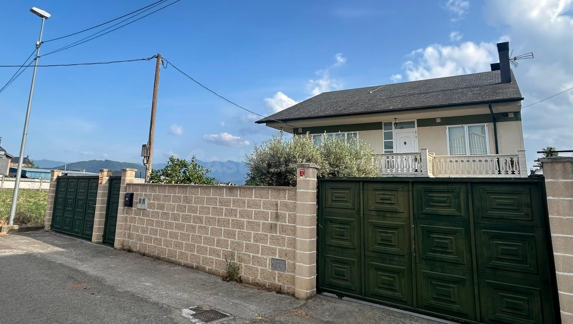 SE VENDE CHALET INDEPENDIENTE EN FUENTES NUEVAS - foto 2