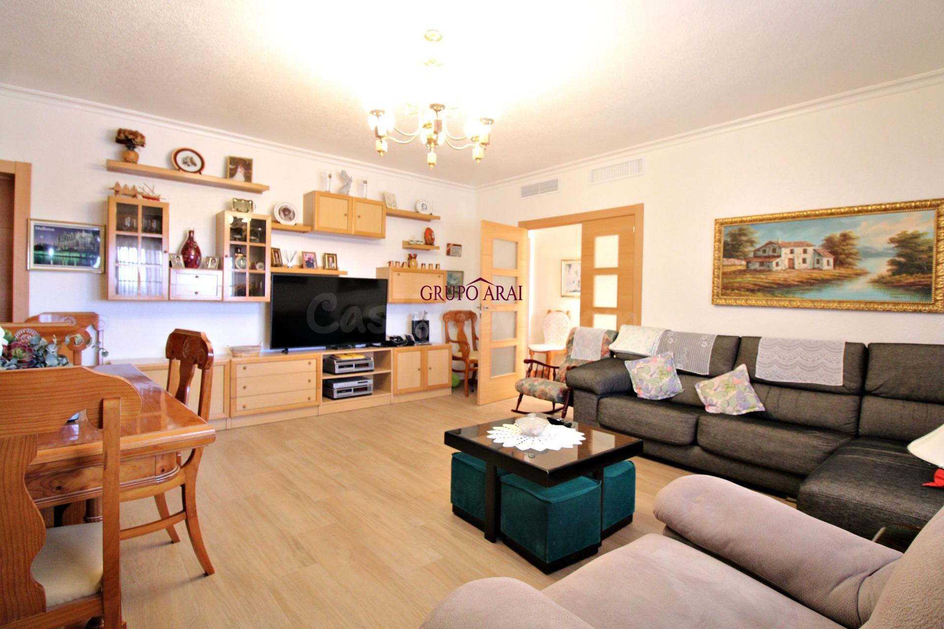 Se vende fantastico chalet con terreno en el Moralet de 5 do