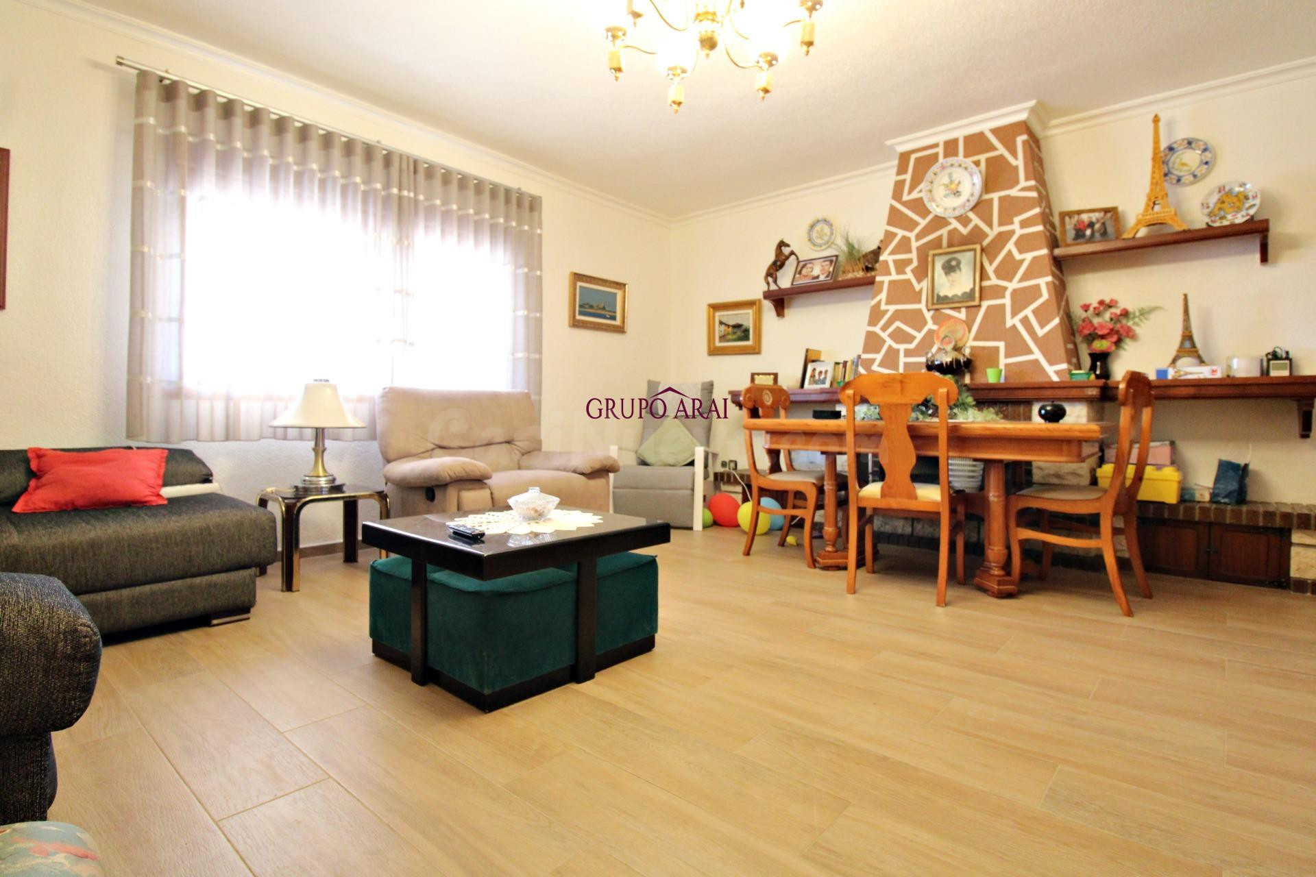 Se vende fantastico chalet con terreno en el Moralet de 5 do - foto 2