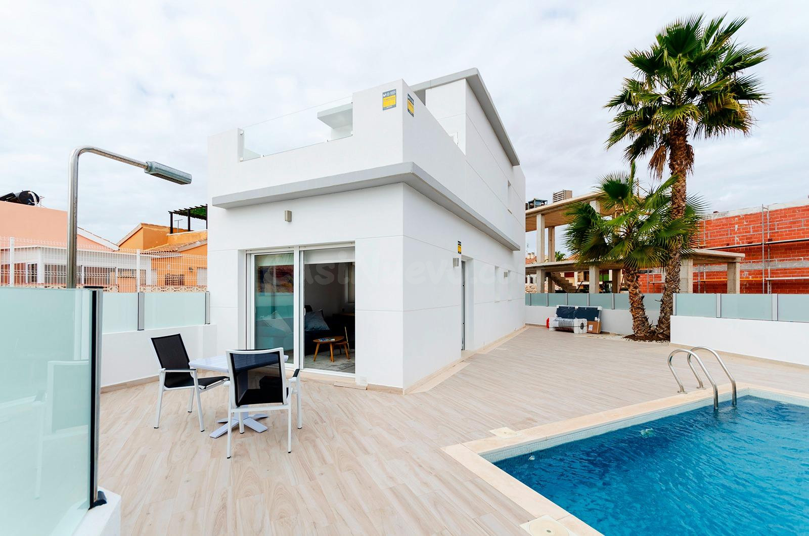 Gran villa en Torrevieja con vista a la Laguna Rosa