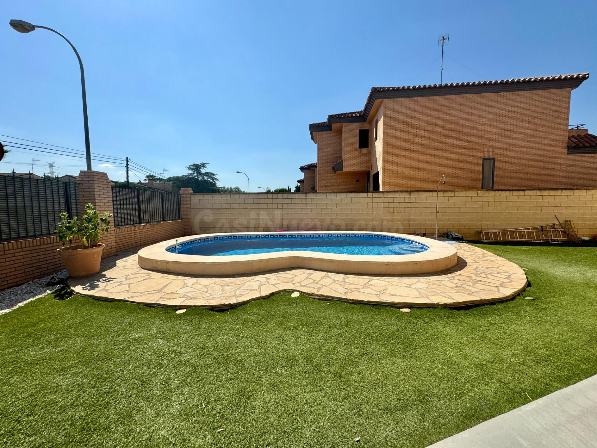 Casa independiente con piscina en la Eliana - foto 2
