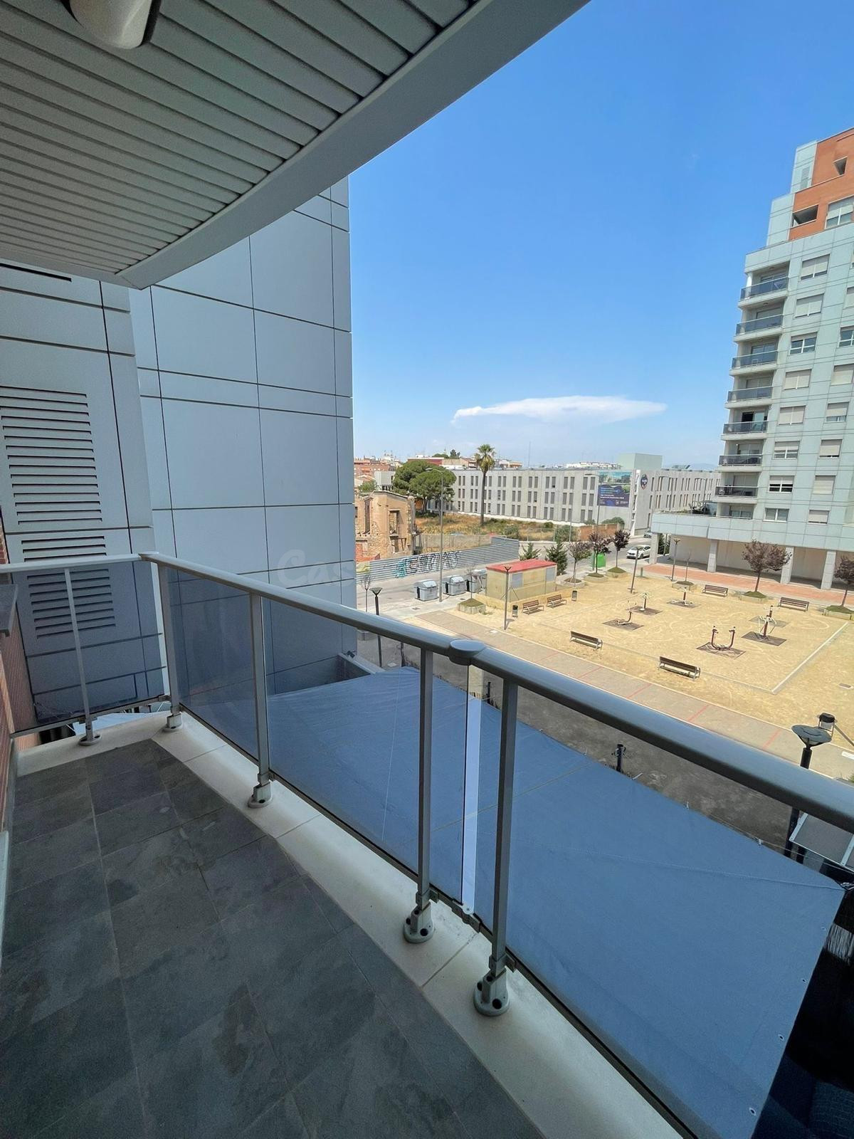 Magnífico Piso con Garaje en Venta en L’Eixereta – A 100 m d - foto 2