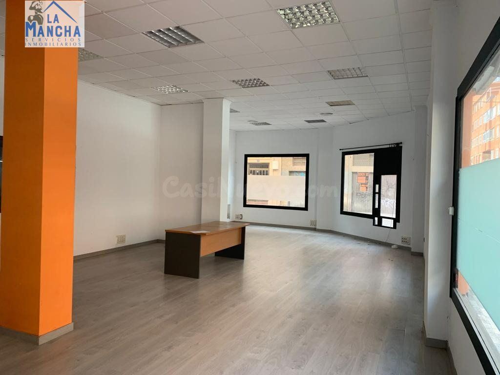 INMOBILIARIA LA MANCHA VENDE LOCAL COMERCIAL EN ZONA GUARDIA CIVIL