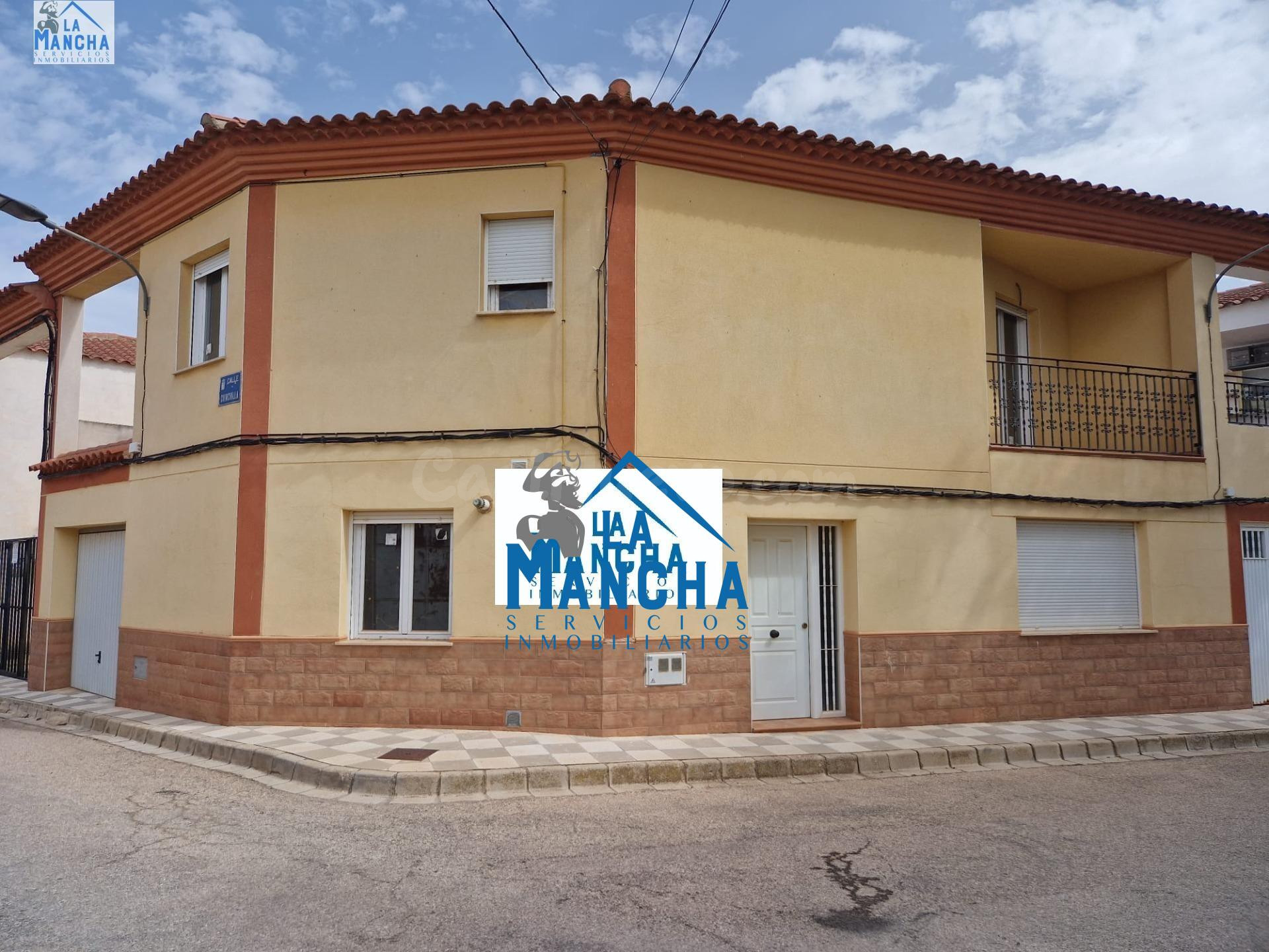 INMOBILIARIA LA MANCHA VENDE ADOSADO DE OBRA NUEVA EN TINAJE - foto 3