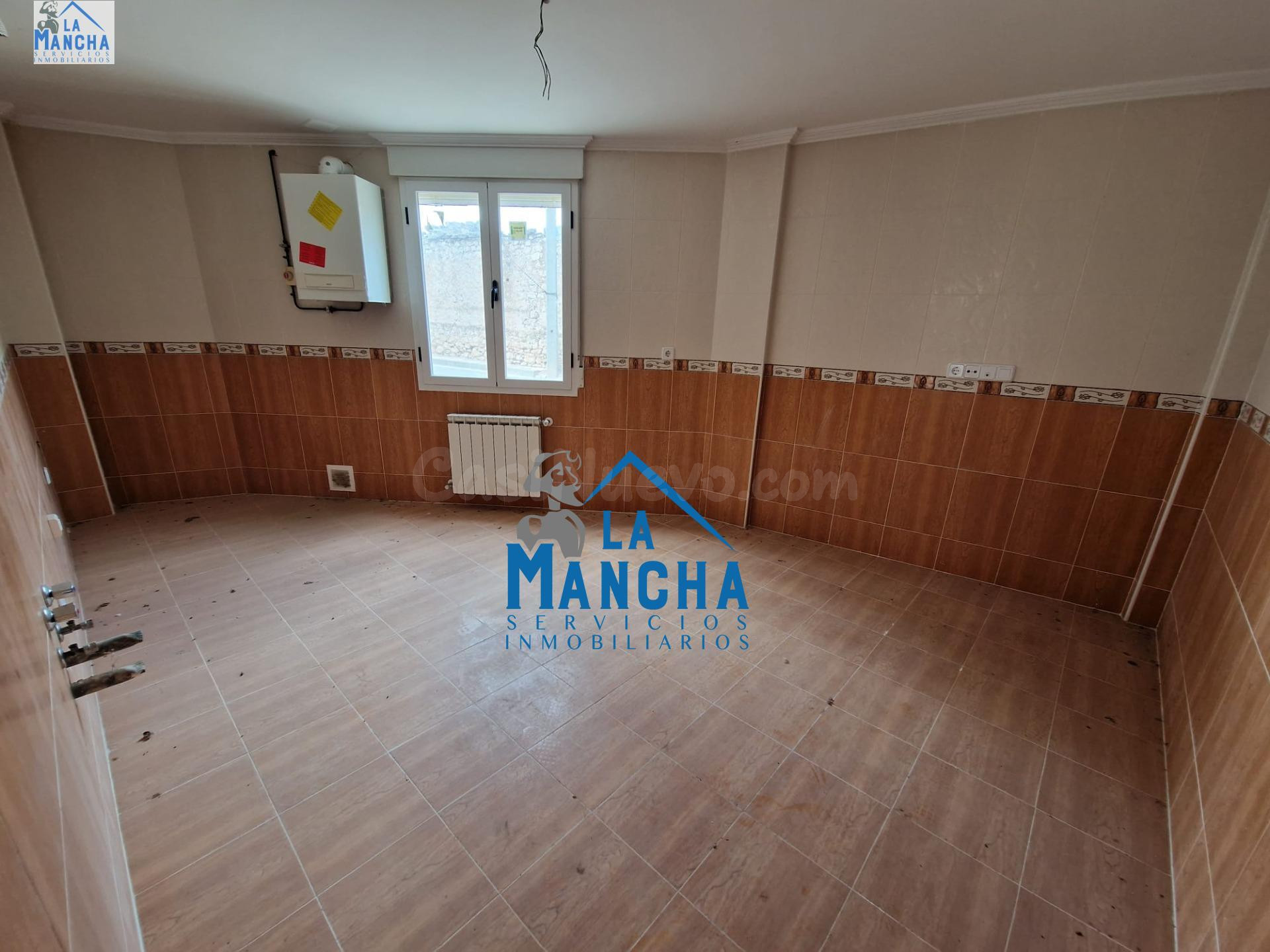 INMOBILIARIA LA MANCHA VENDE ADOSADO DE OBRA NUEVA EN TINAJE - foto 5