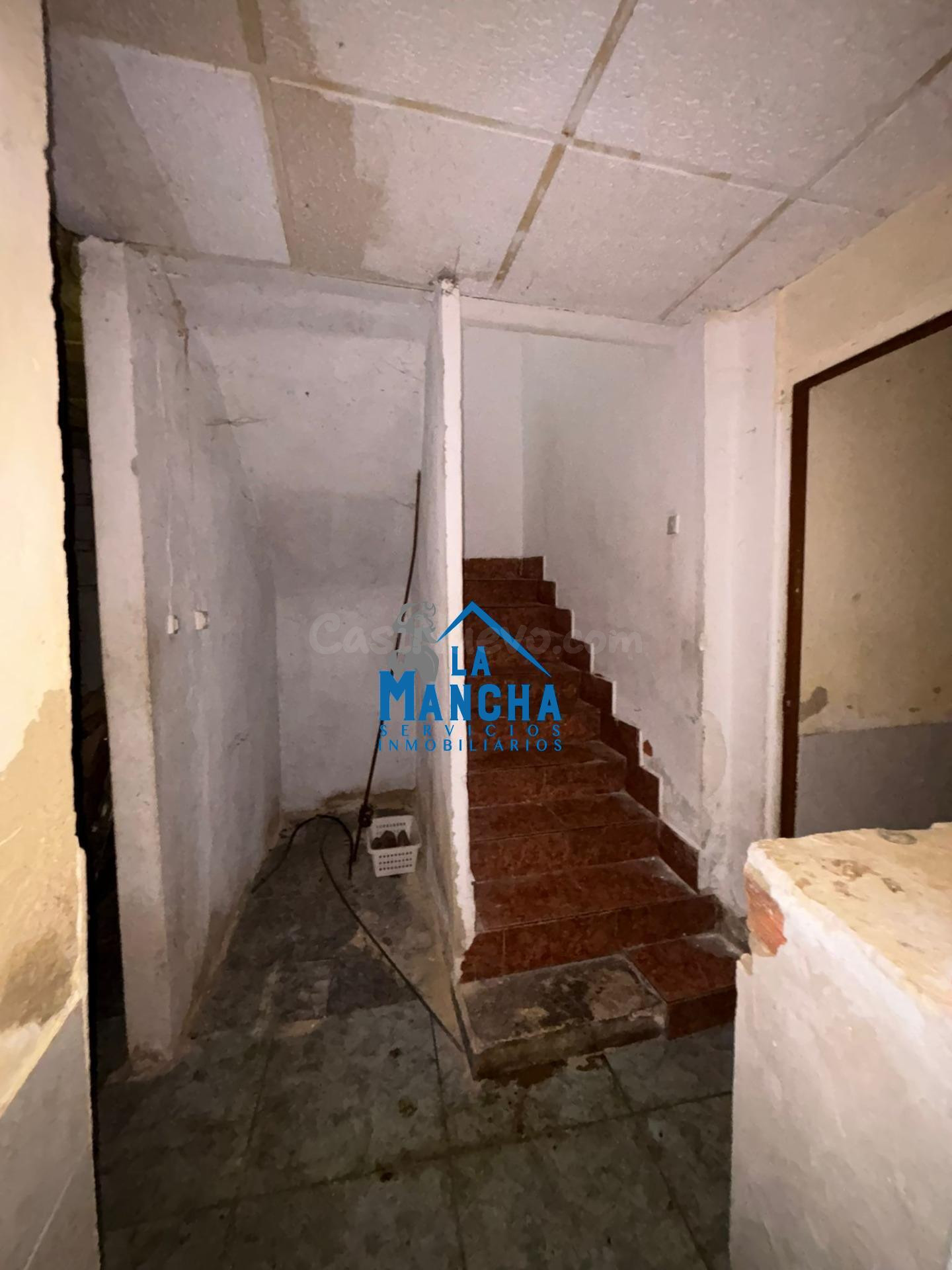 *50.000€* INMOBILIARIA LA MANCHA VENDE CASA DE DOS PLANTAS E - foto 4