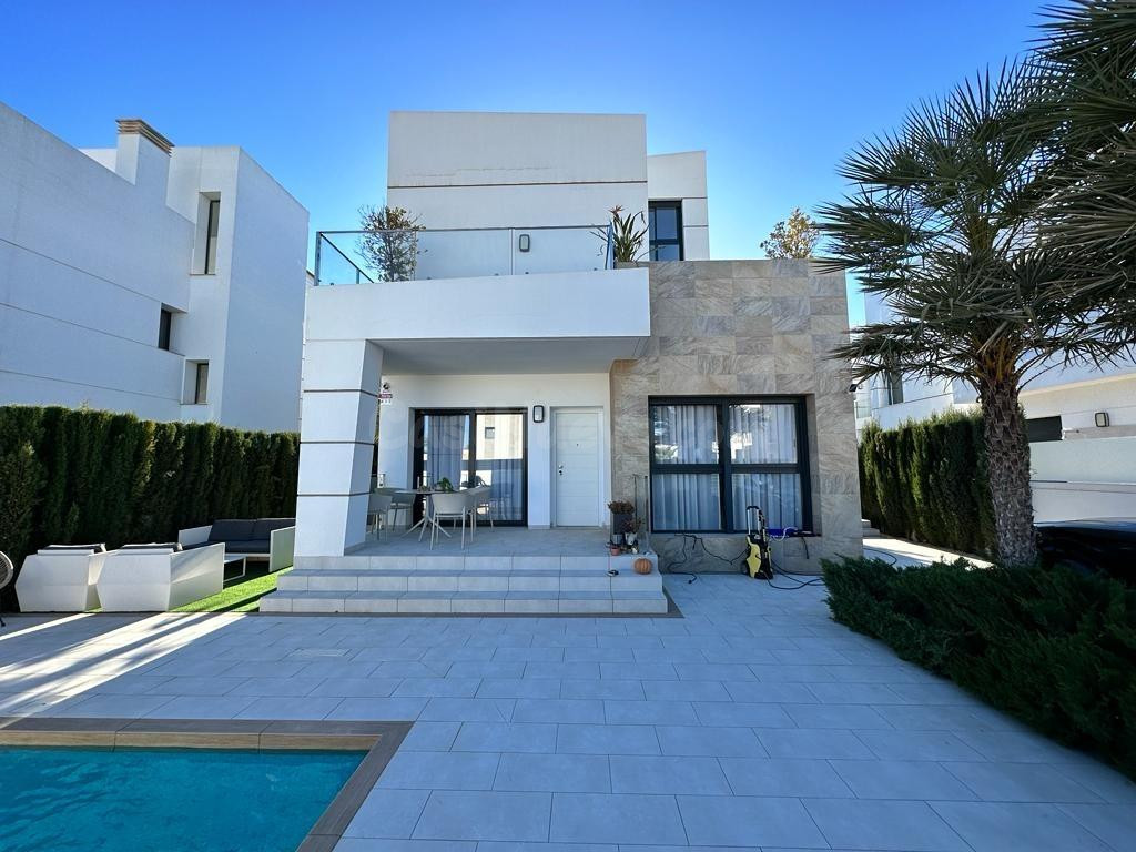GRAN VILLA DE IJO EN CIUDAD QUESADA,3 HAB, 3 BAÑOS