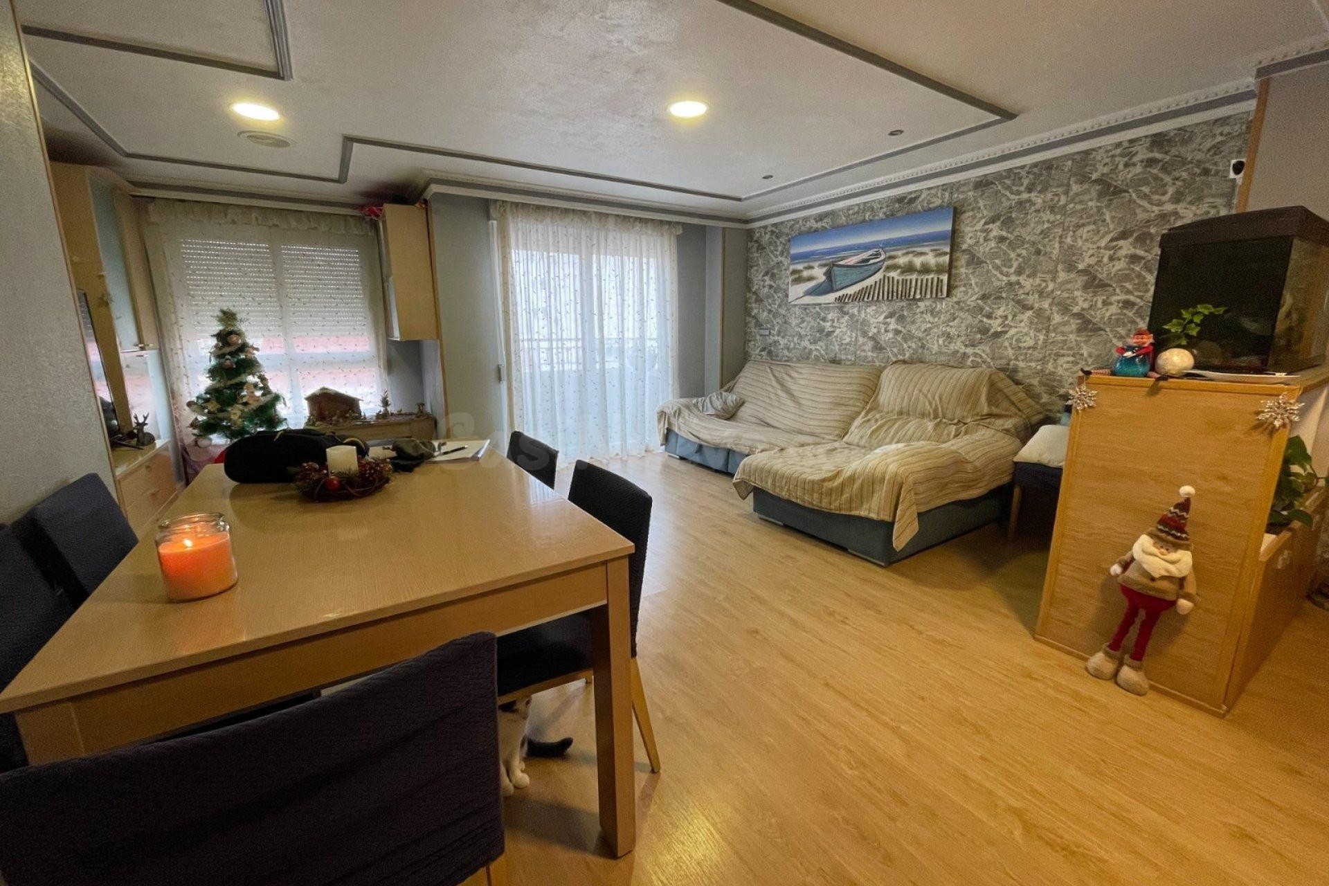 GRAN APARTAMENTO EN TORREVIEJA, 4 HAB,  2BAÑOS