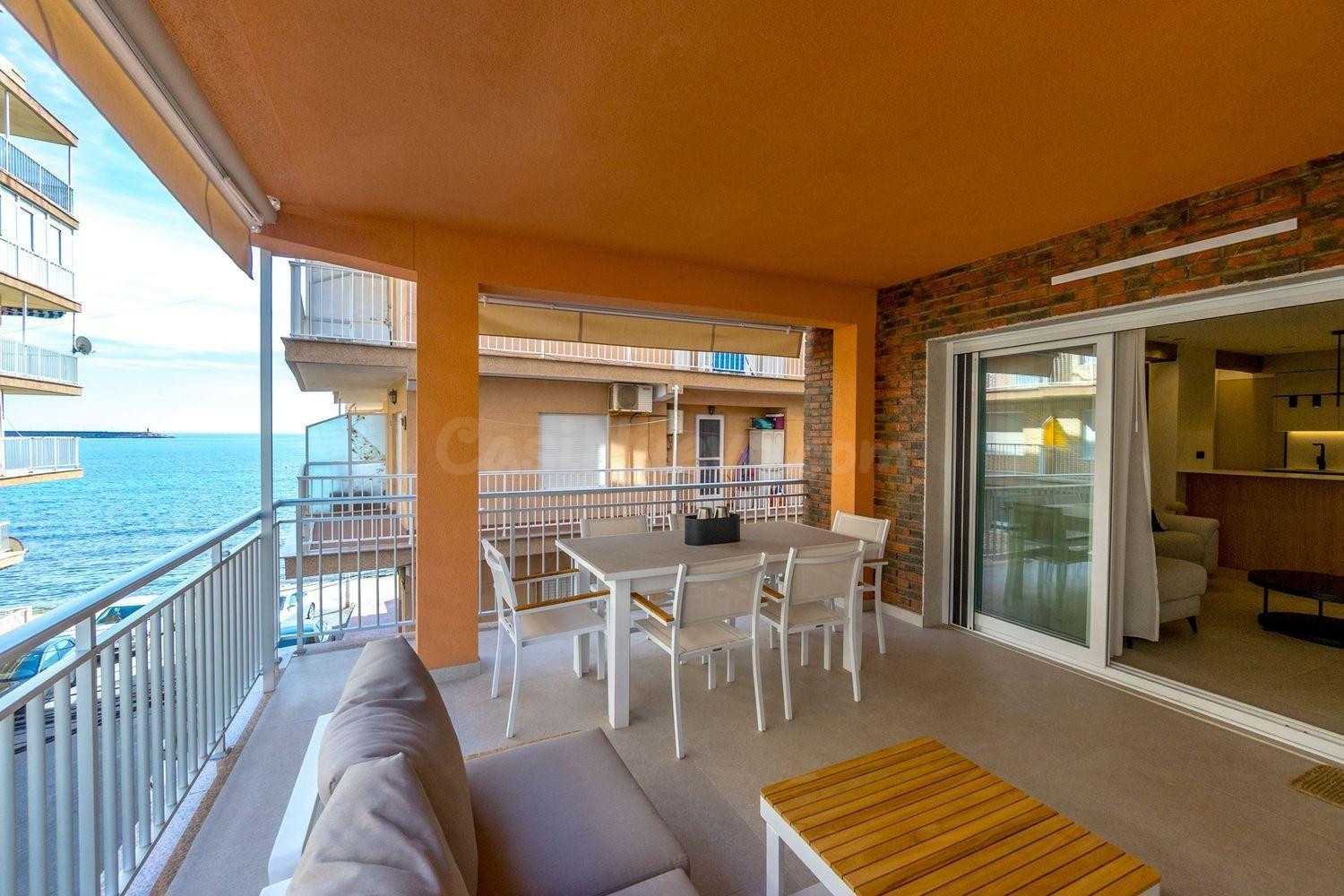 Impresionante Apartamento en la Playa en Torrevieja, Alicante