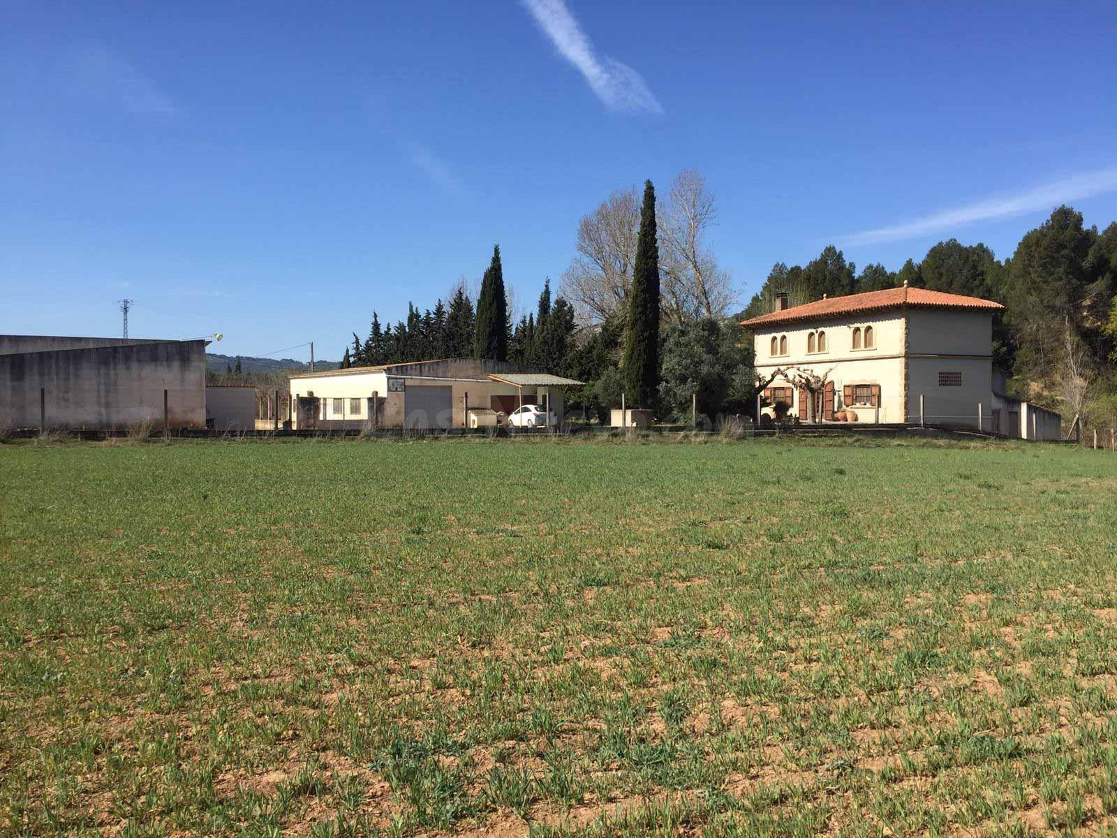 Masia para entrar a vivir en Bot - foto 2