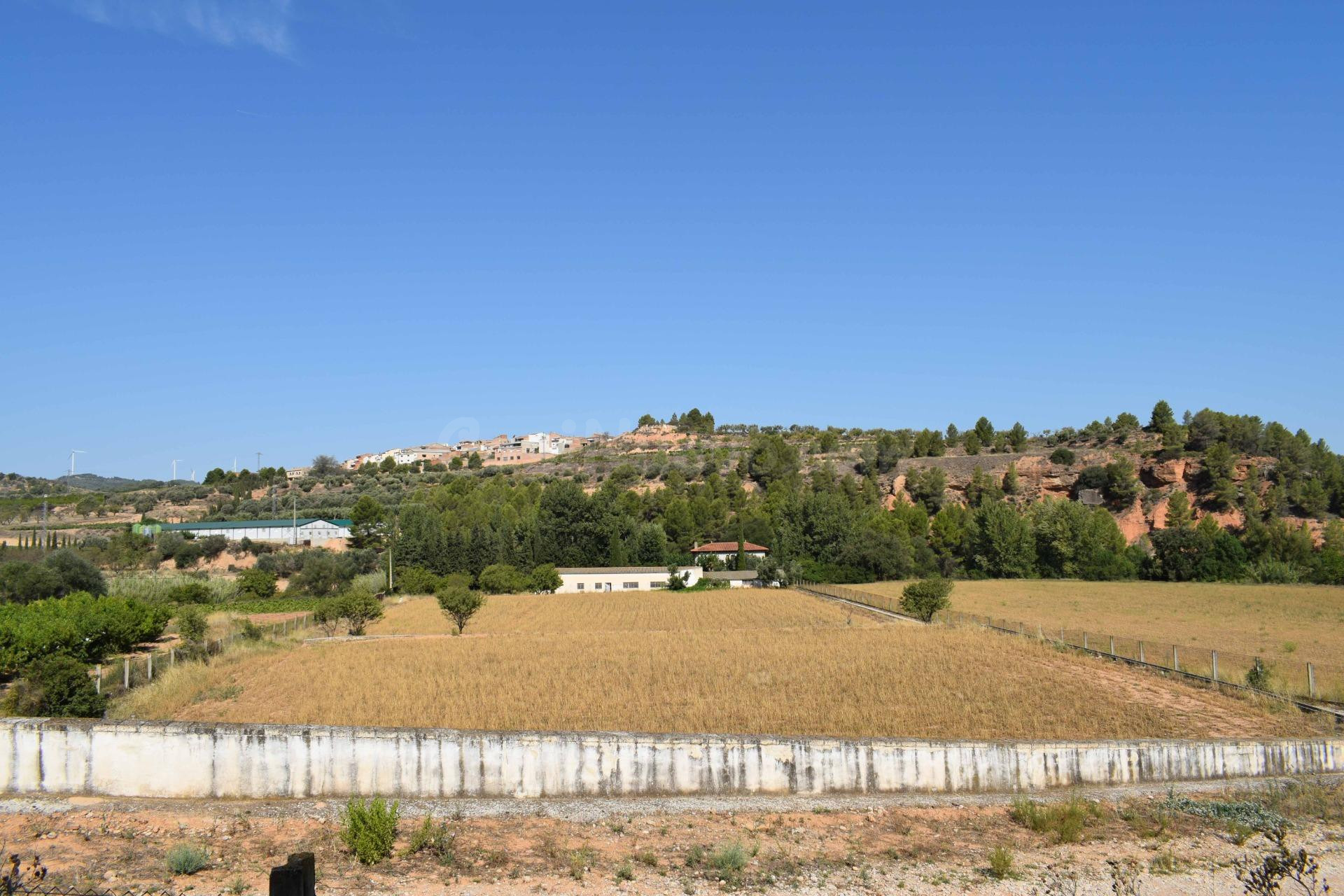 Masia para entrar a vivir en Bot - foto 4