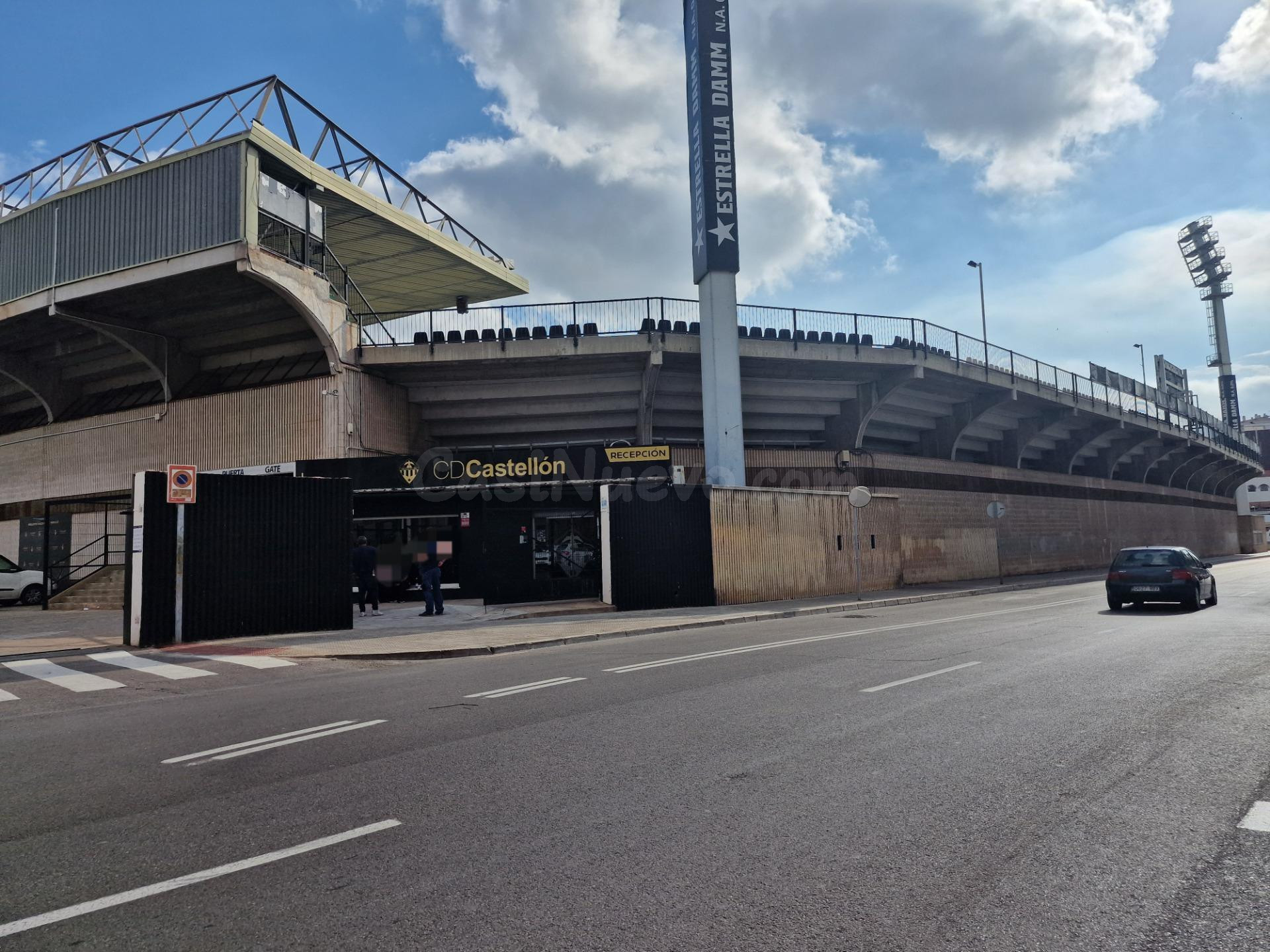 ¡TU PLAZA DE PARKING FRENTE AL ESTADIO CASTALIA!!