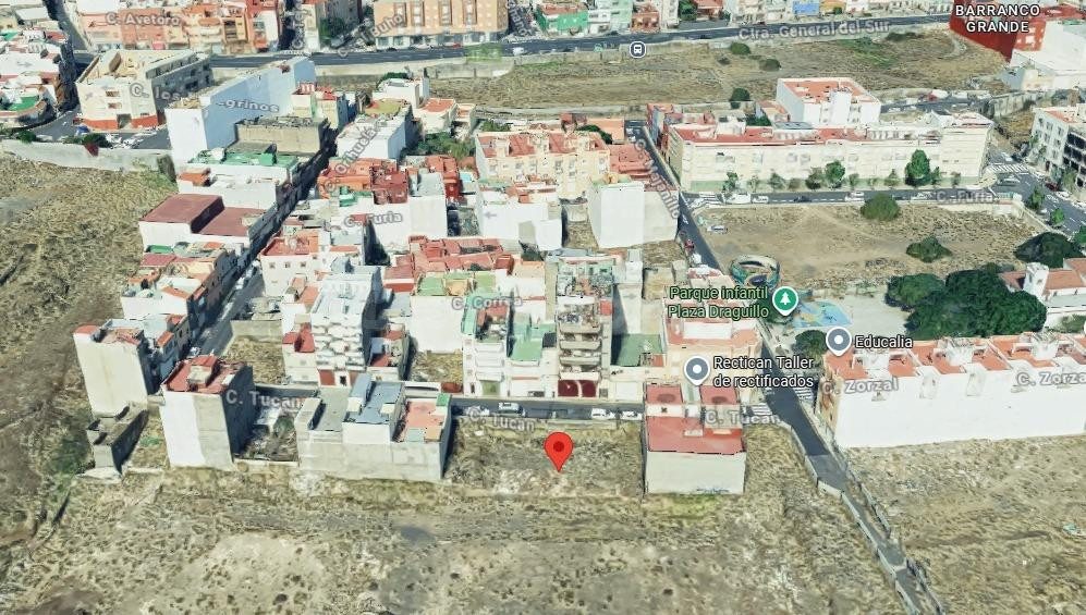 Se vende solar urbano con proyecto de edificación. El Draguillo