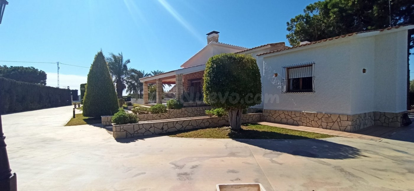 EXELENTE VILLA EN PERLETA MAITINO - foto 2