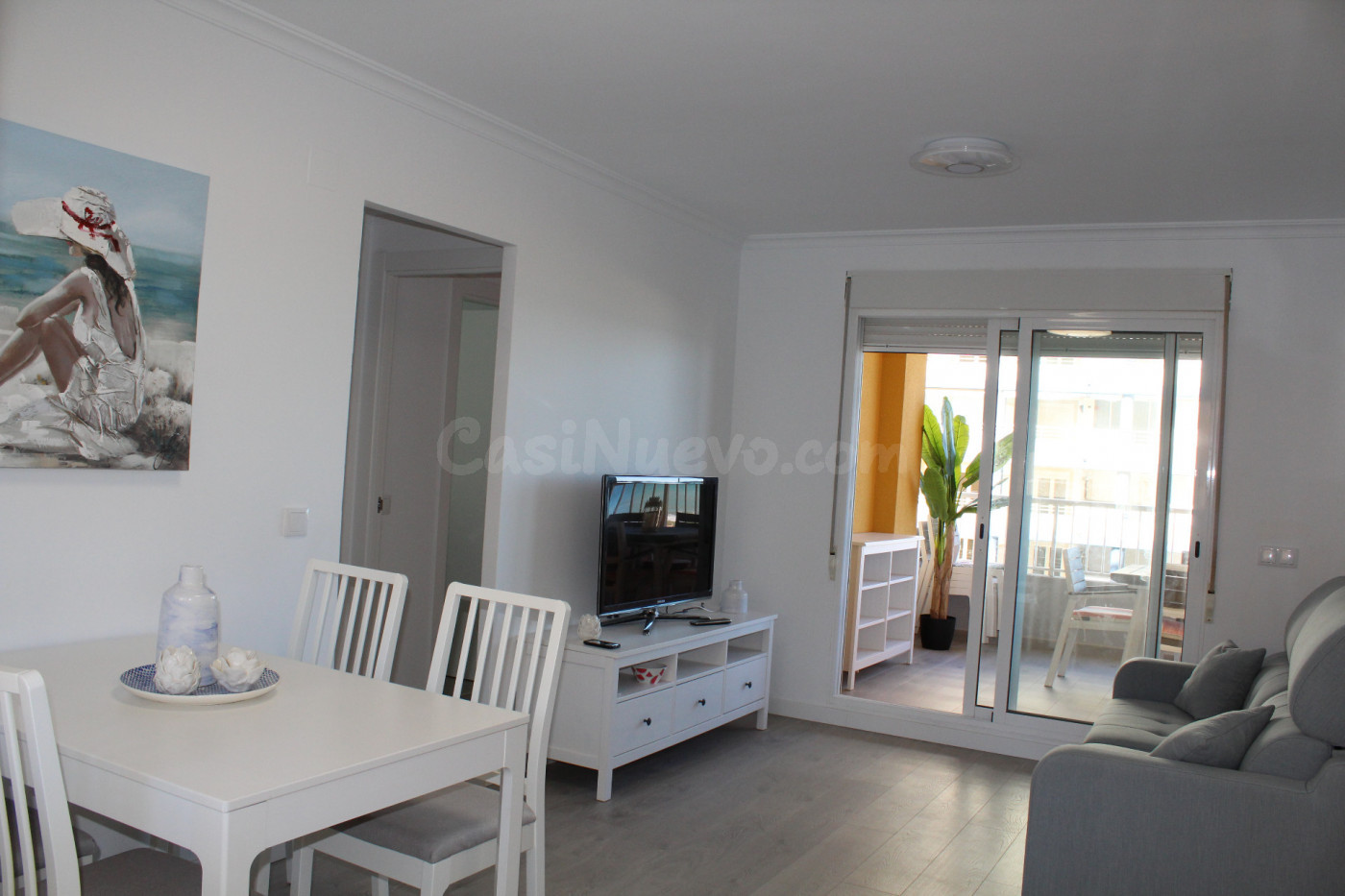 Apartamento seminuevo con vistas al mar y con piscina - foto 5