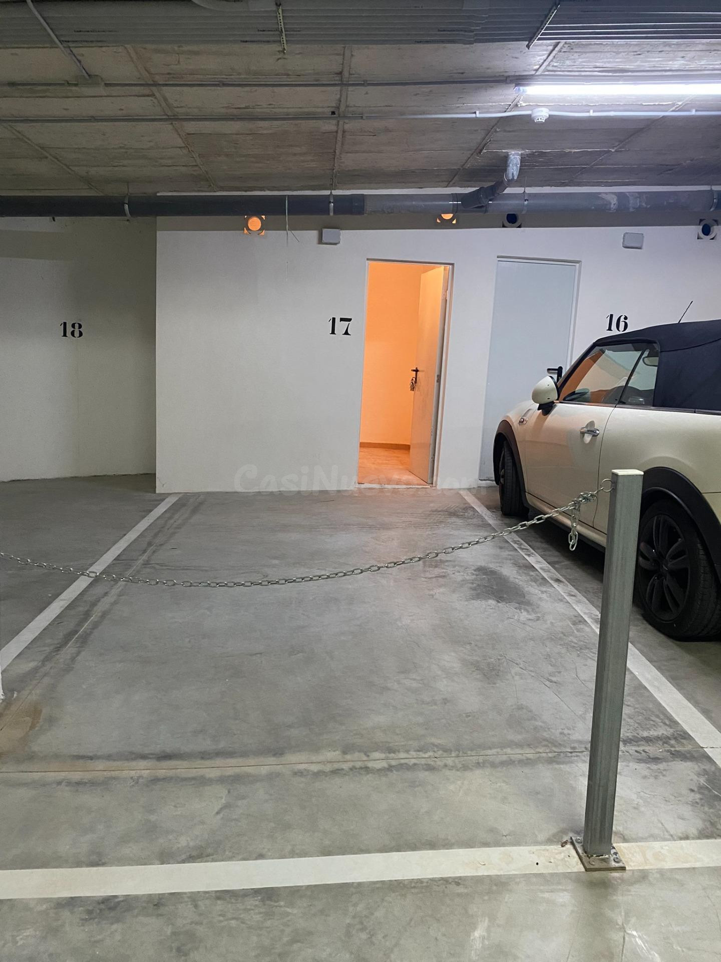 Plaza de parking con trastero - foto 3