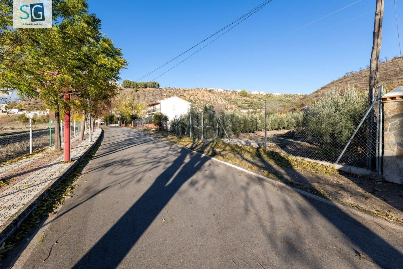 Fantástica parcela urbana en Iznalloz, construya su sueño! - foto 2