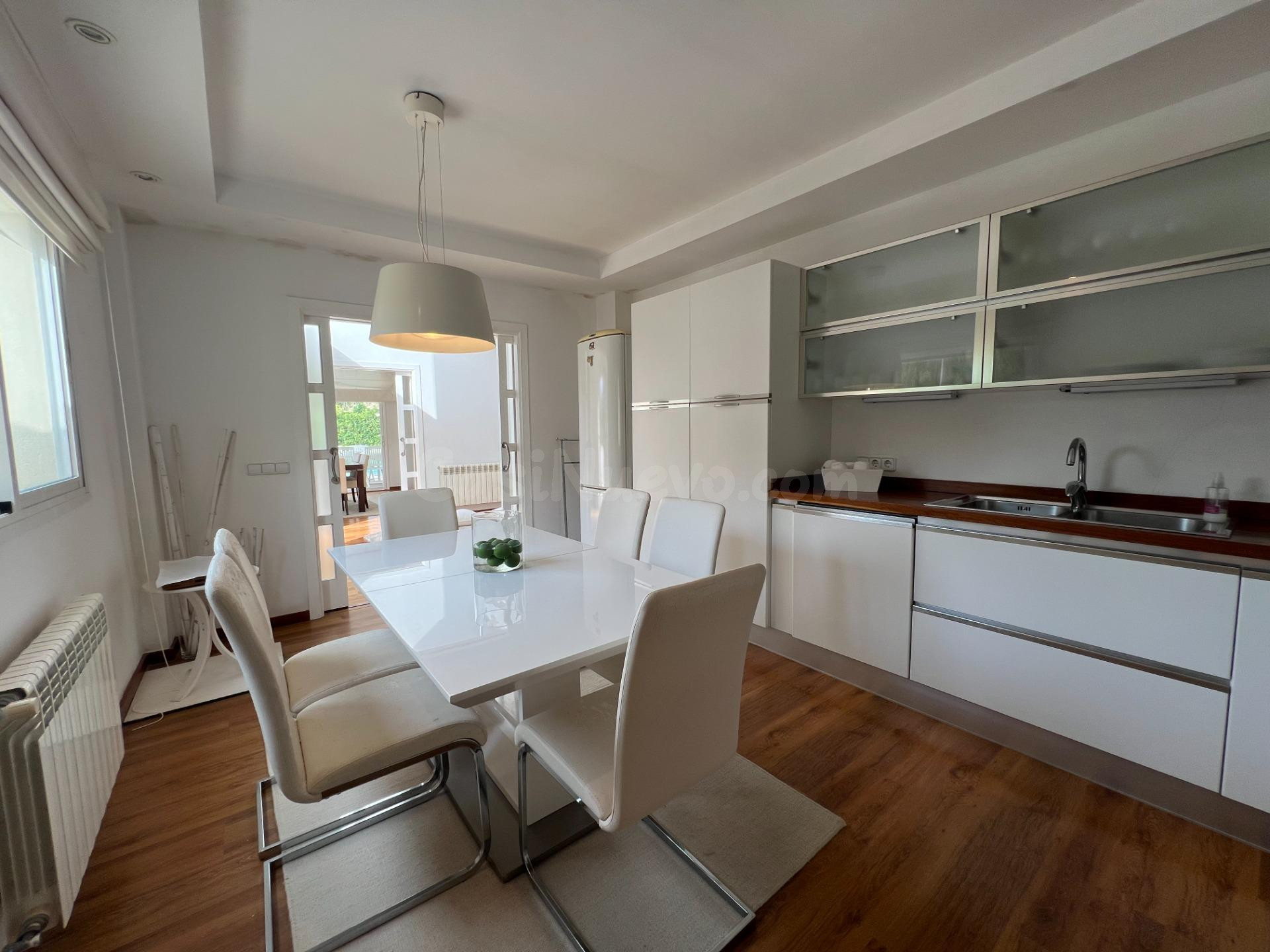 FINCA RÚSTICA EN VENTA CON PISCINA Y JARDÍN