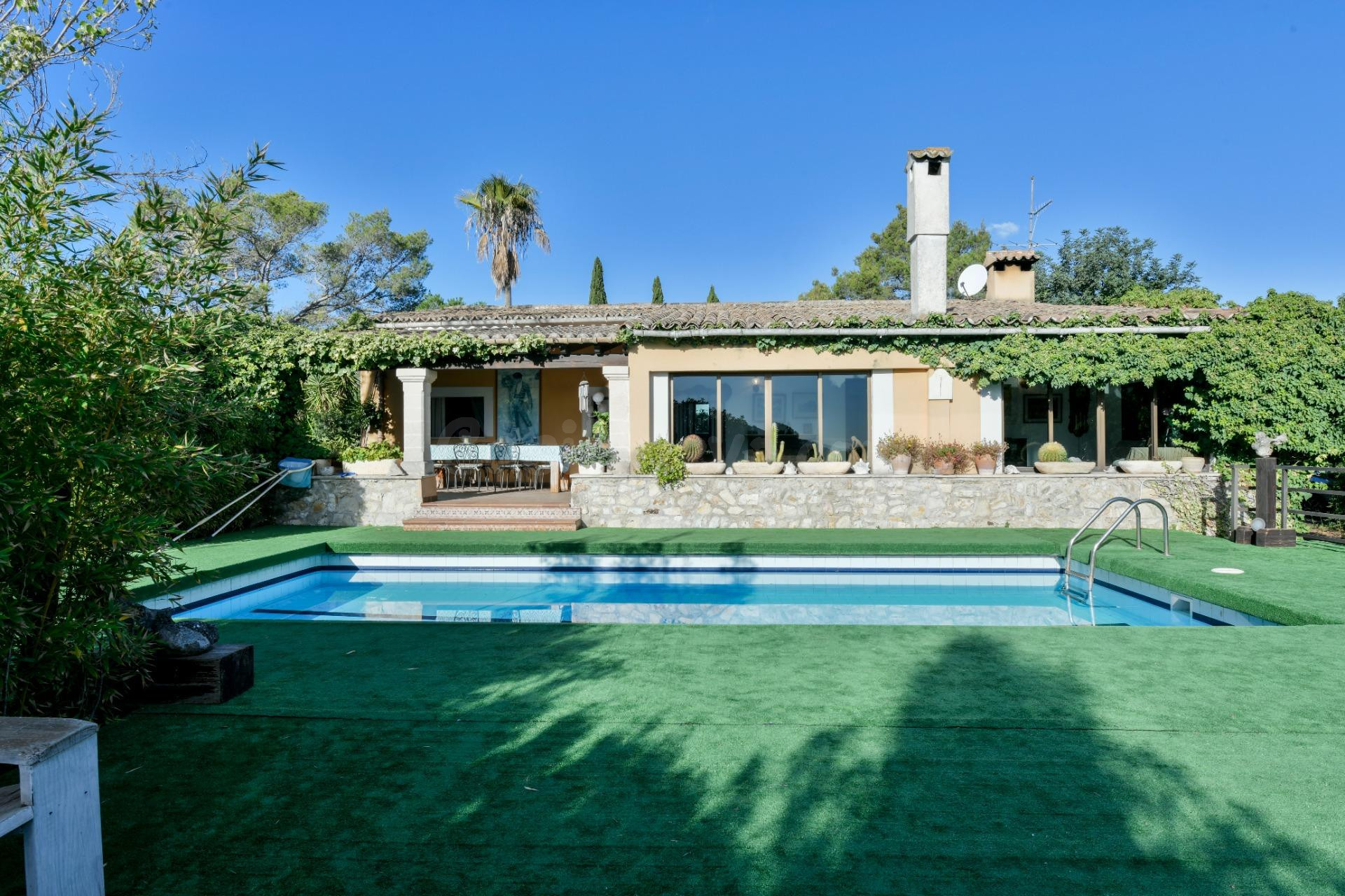 FINCA RUSTICA CON PISCINA EN INCA