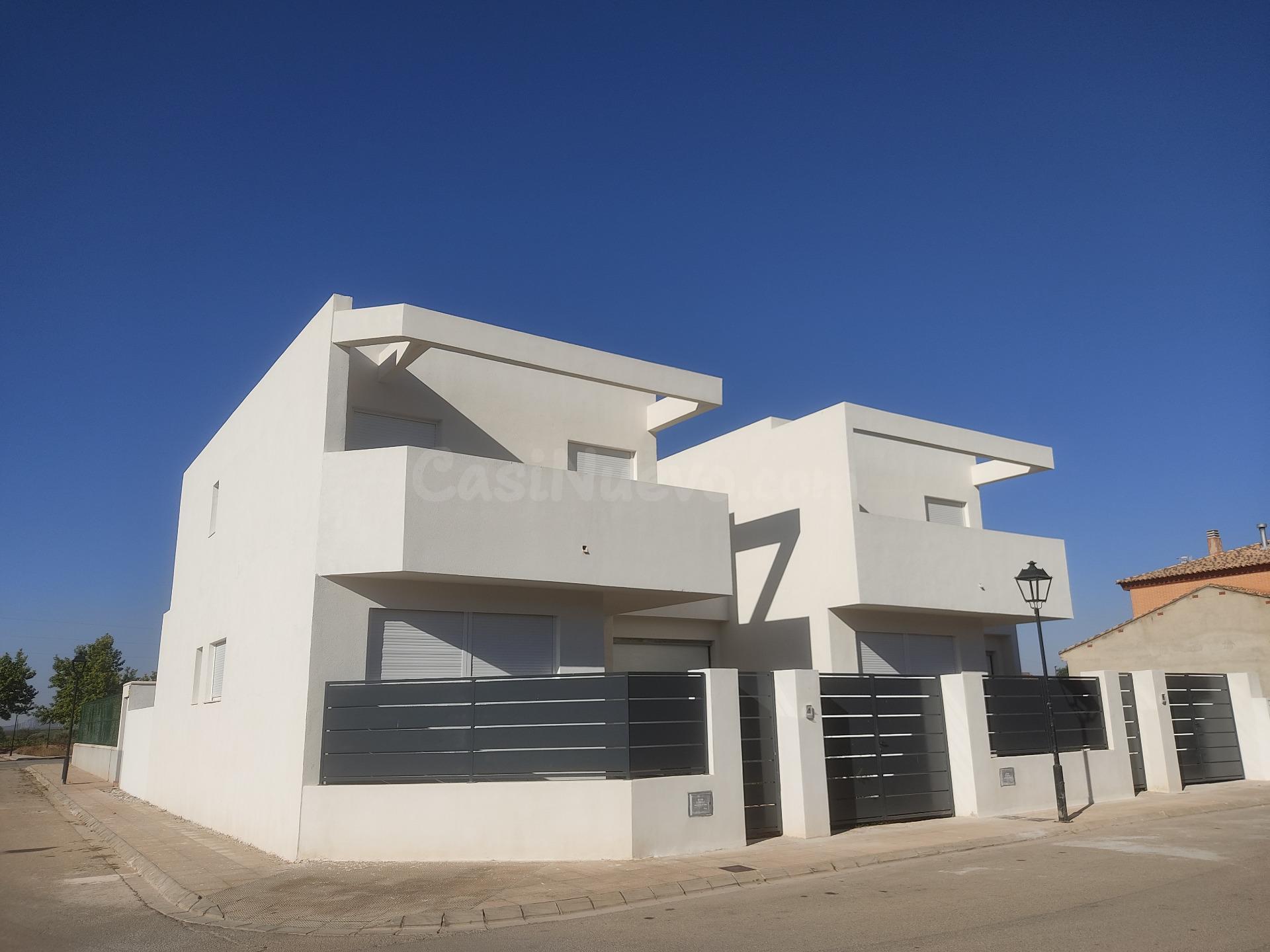 CASA DE NUEVA construcción CON EXCELENTES CALIDADES EN ALPER - foto 2
