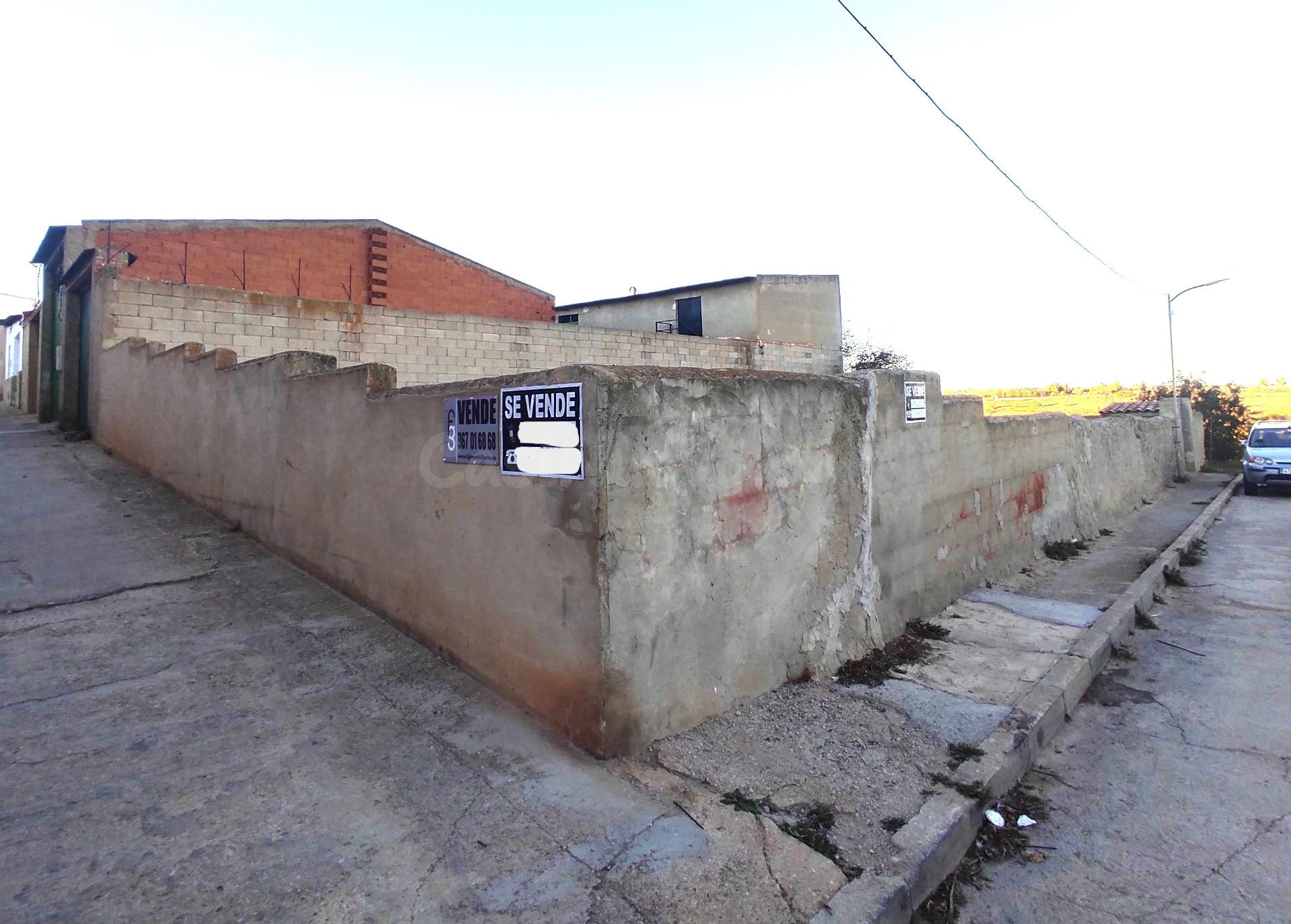 AMPLIO SOLAR EN ALPERA