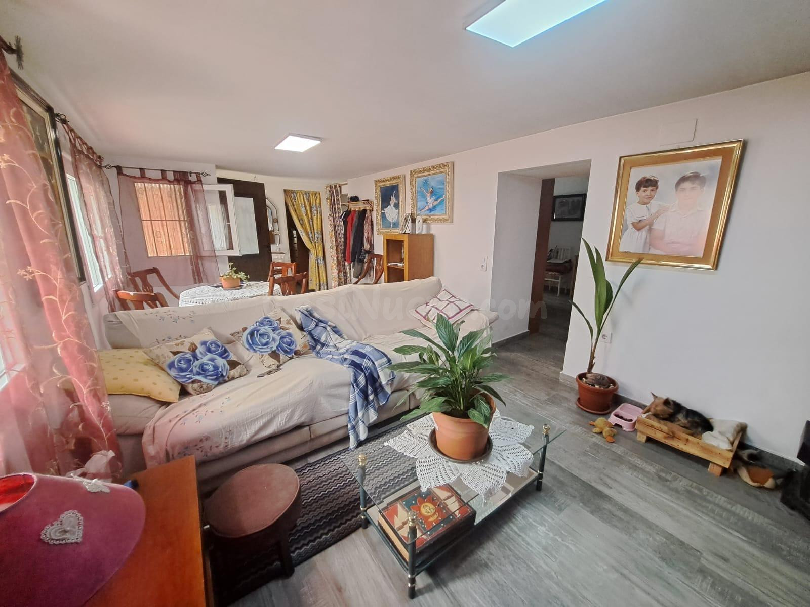 CASA COMPLETAMENTE REFORMADA EN HIGUERUELA - foto 3