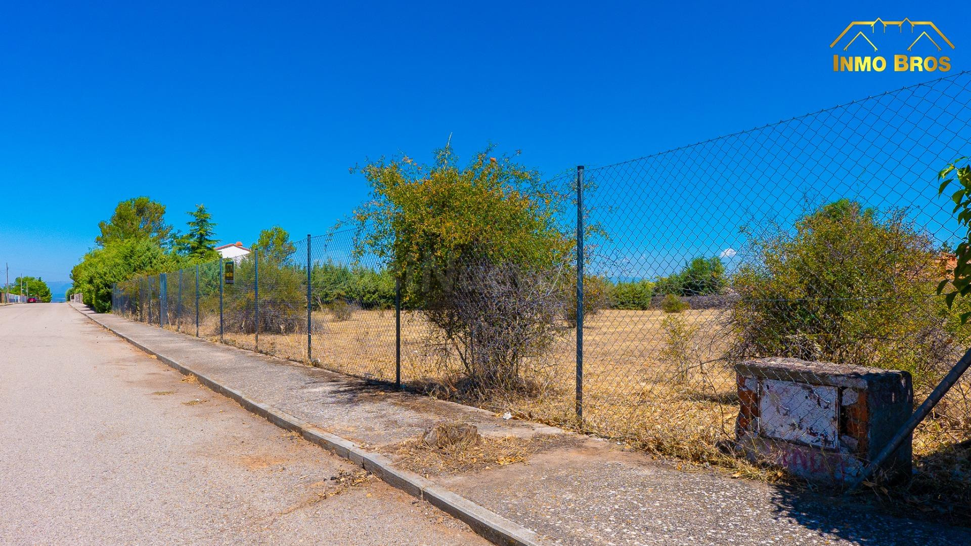 Gran Terreno Urbano ¡Tu Refugio a Solo 1 Hora de Madrid! - foto 3