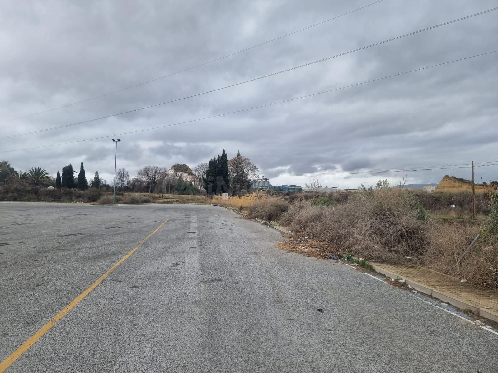 Venta de suelo industrial en Guadix. - foto 3