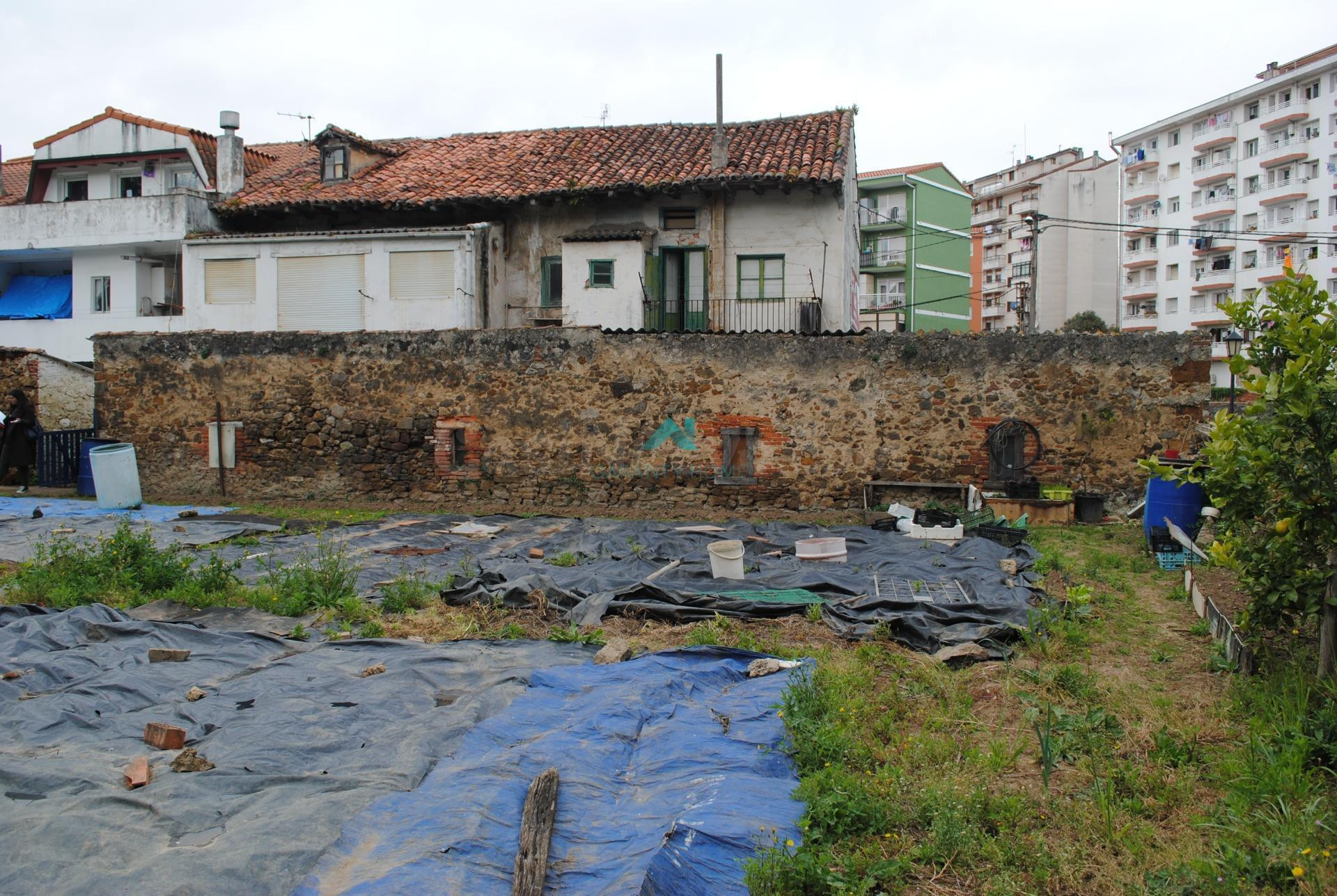 Se vende casa con terreno urbano en Colindres - foto 2
