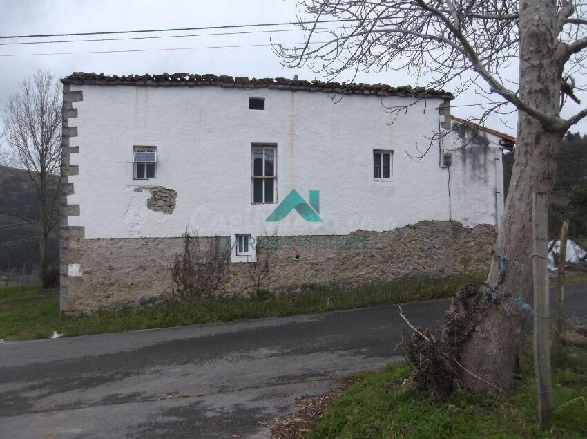 Se vende casa de campo en Ramales de la Victoria - foto 4