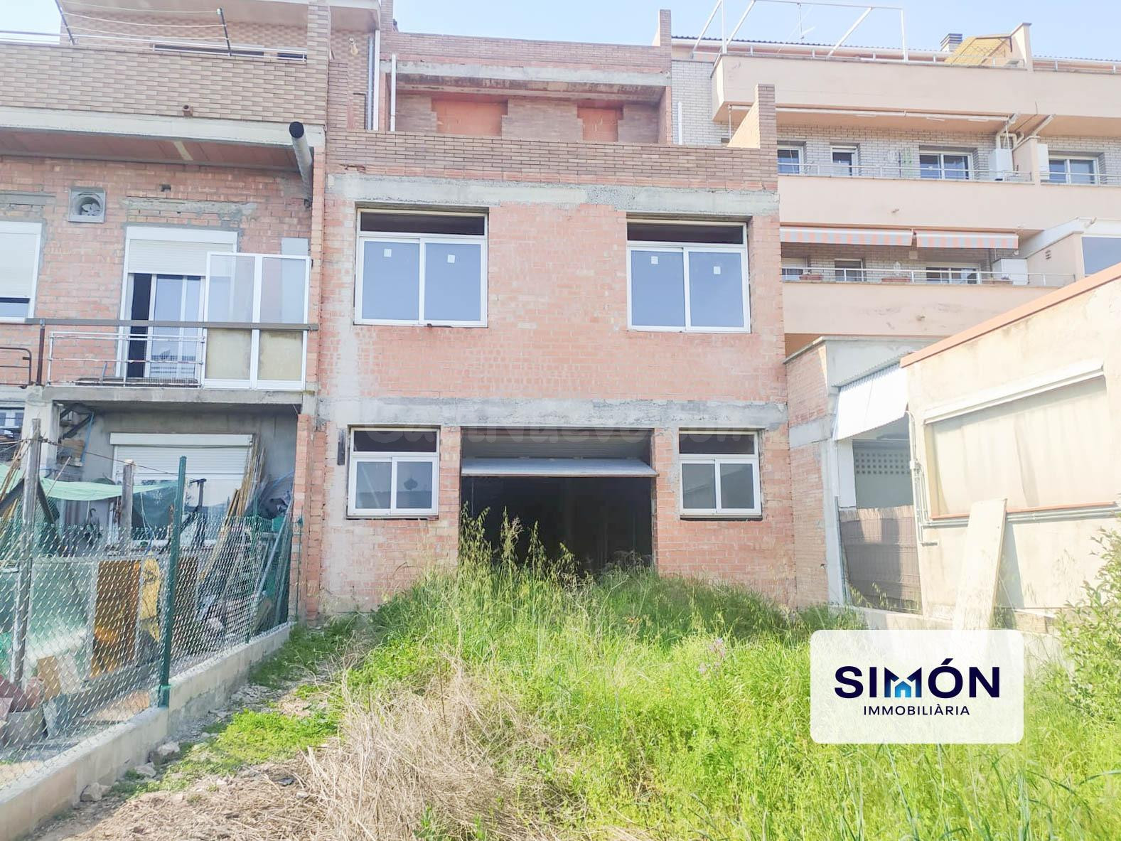 EN VENTA – EDIFICIO EN ESTRUCTURA A TERMINAR EN BALSARENY - foto 2