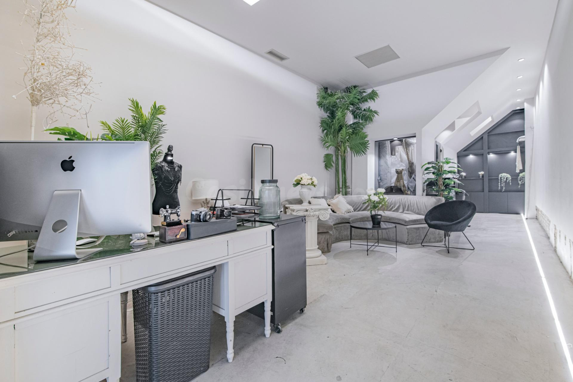 Se vende espectacular espacio comercial reformado en el cora