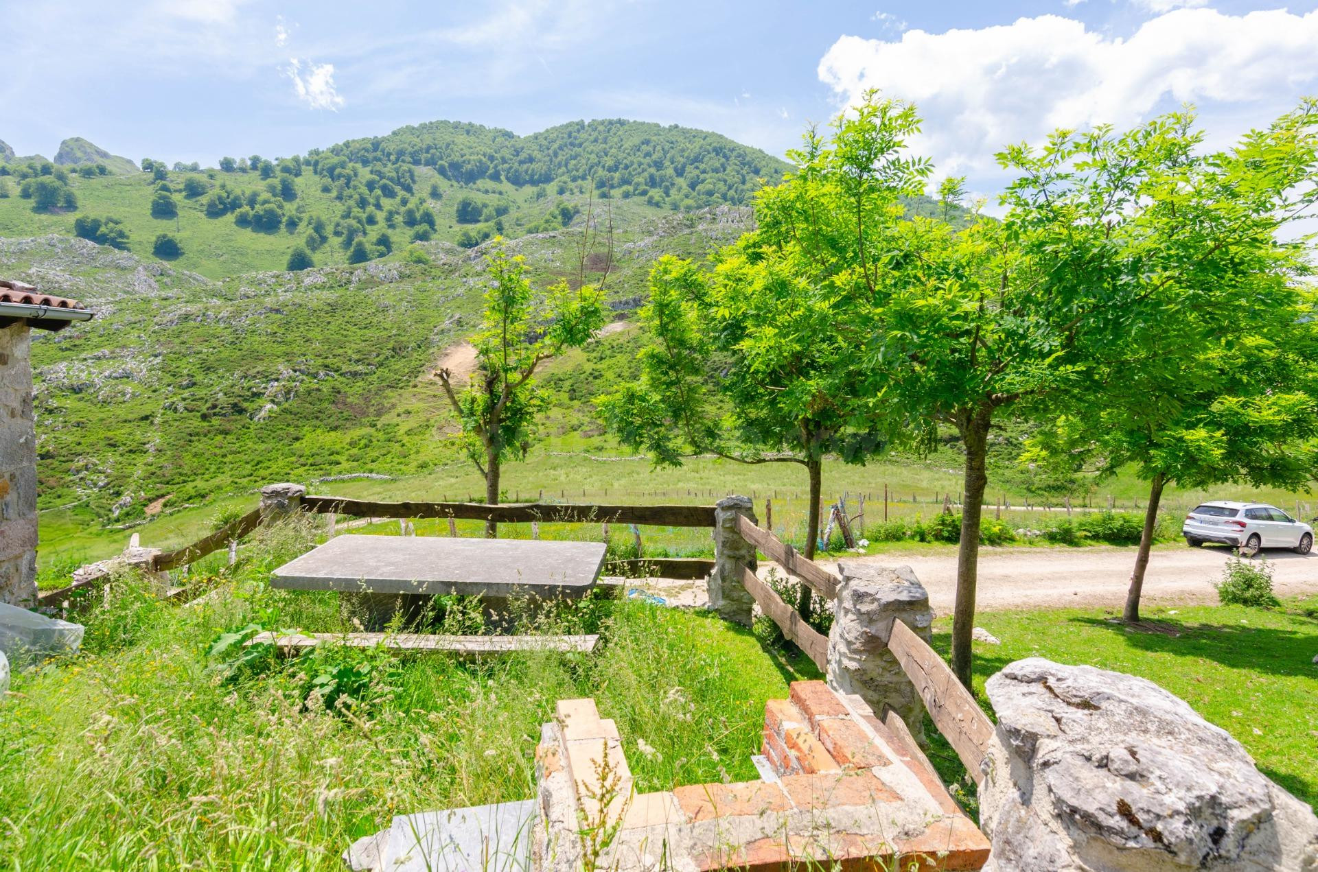 CABAÑA DE PIEDRA EN EL CORAZÓN DE LOS PICOS DE EUROPA - foto 4