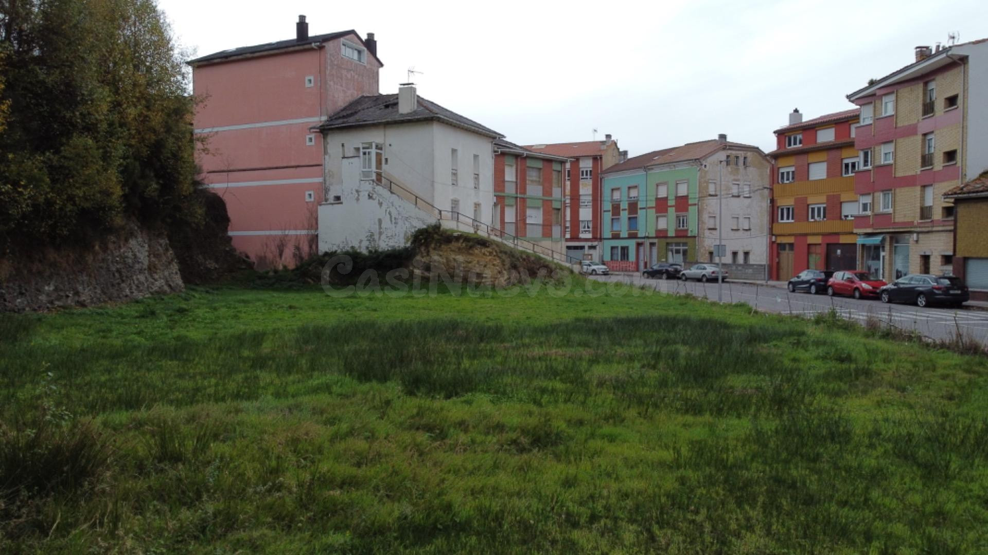 Solar para edificación en Altura en Tineo Centro - foto 2