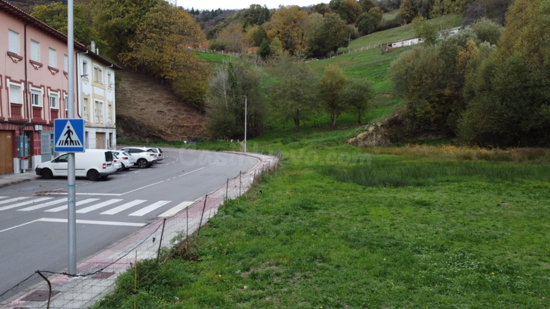 Solar para edificación en Altura en Tineo Centro - foto 4