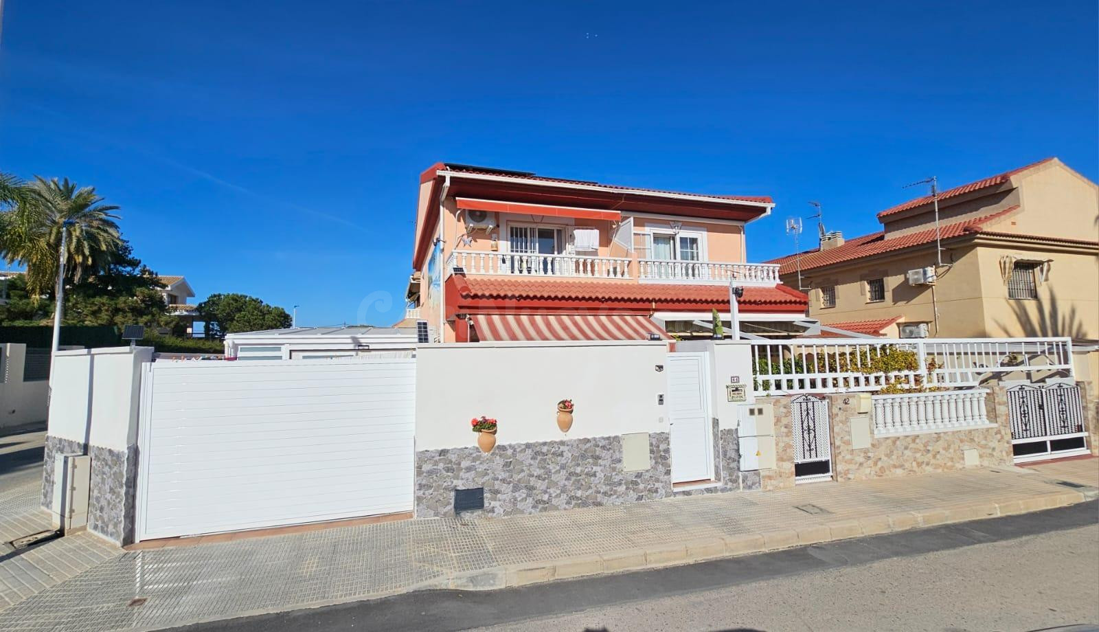 CHALET DUPLEX PAREADO A 500 METROS DE LA PLAYA