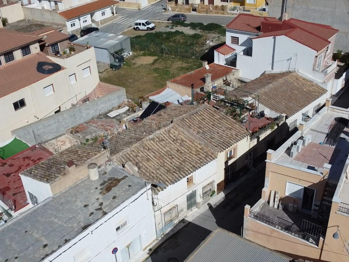 Casa en Fines con solar anexo – Gran oportunidad para reform - foto 2