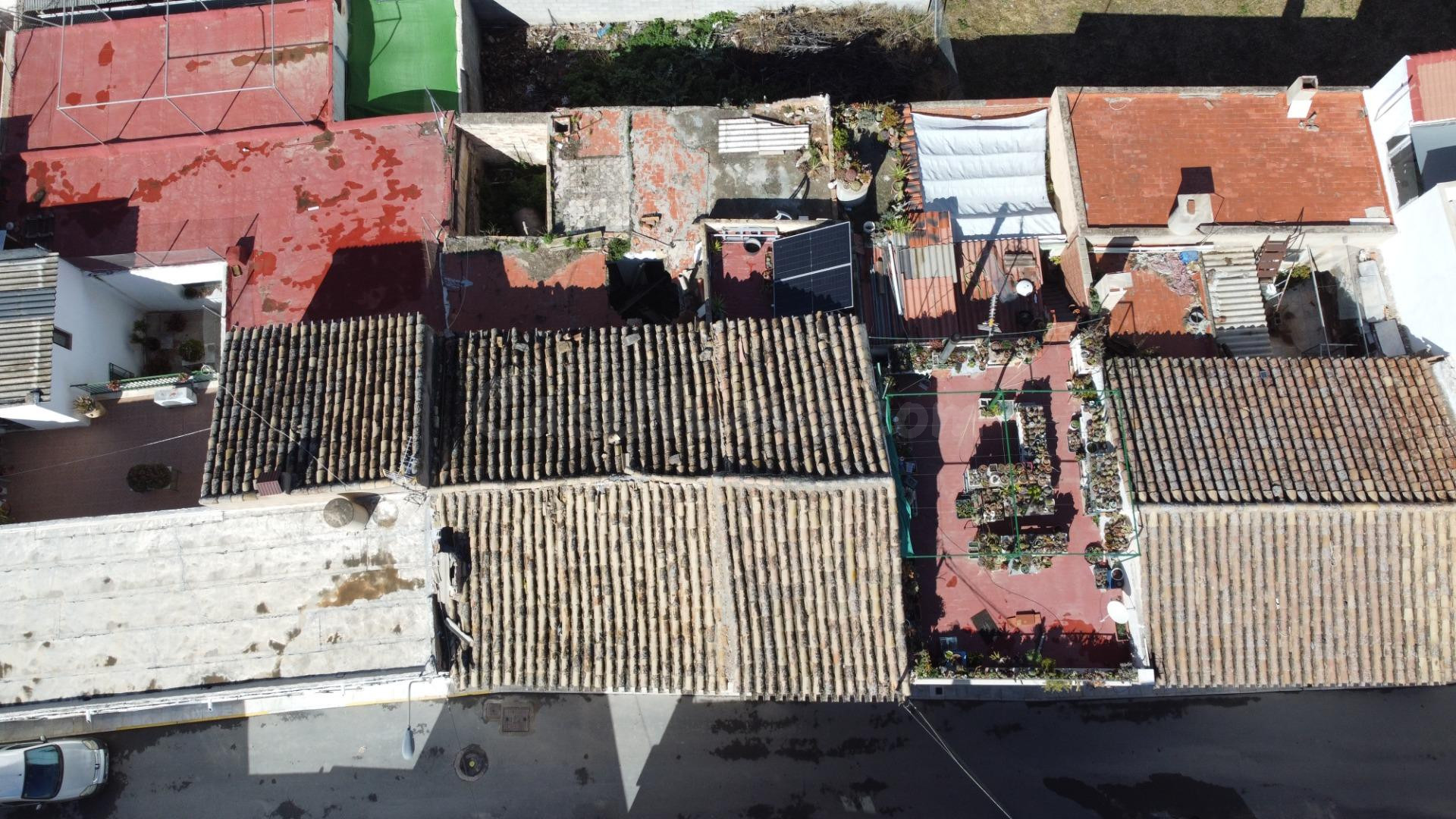 Casa en Fines con solar anexo – Gran oportunidad para reform - foto 3