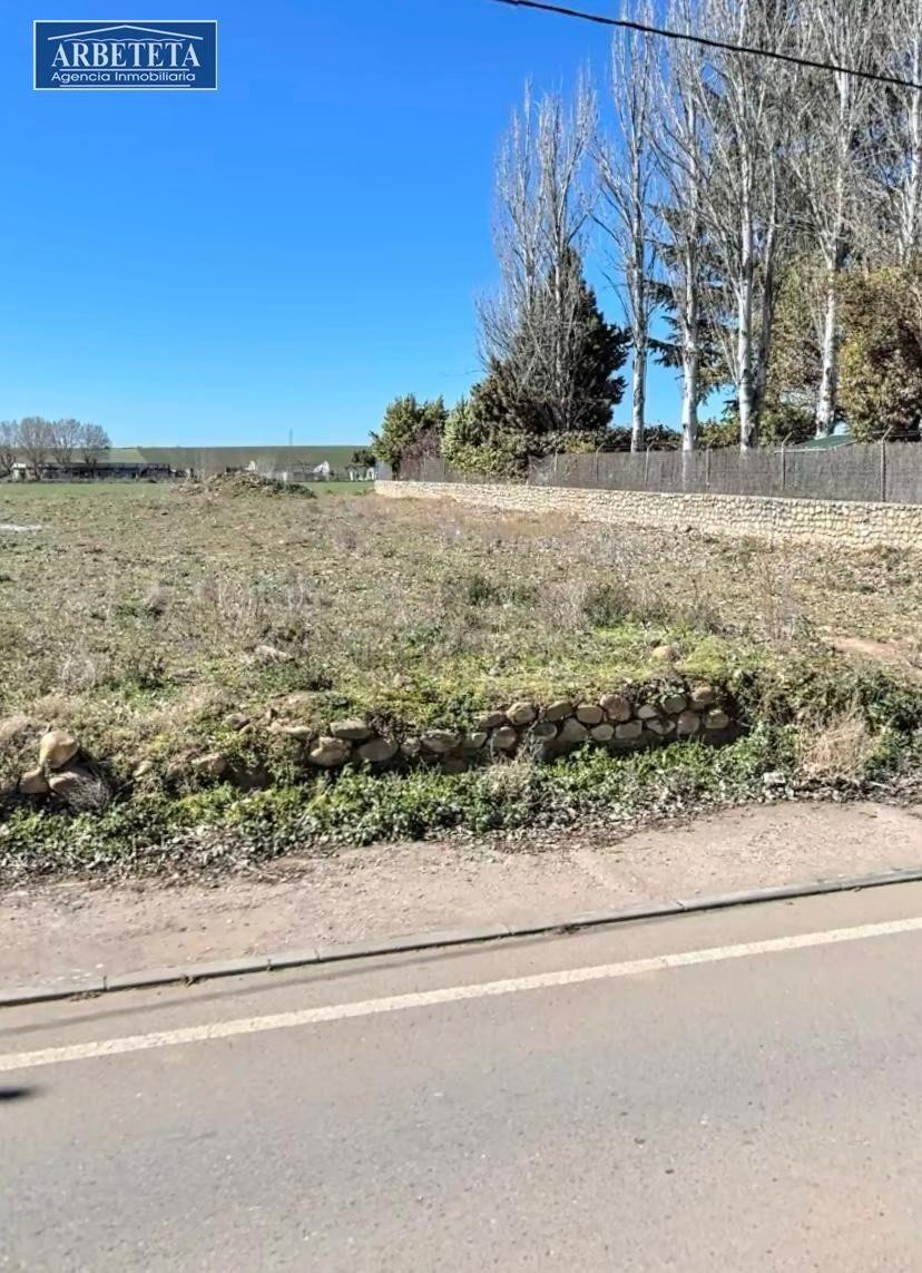 INMOBILIARIA ARBETETA VENDE TERRENO URBANO URBENIZABLE EN HU