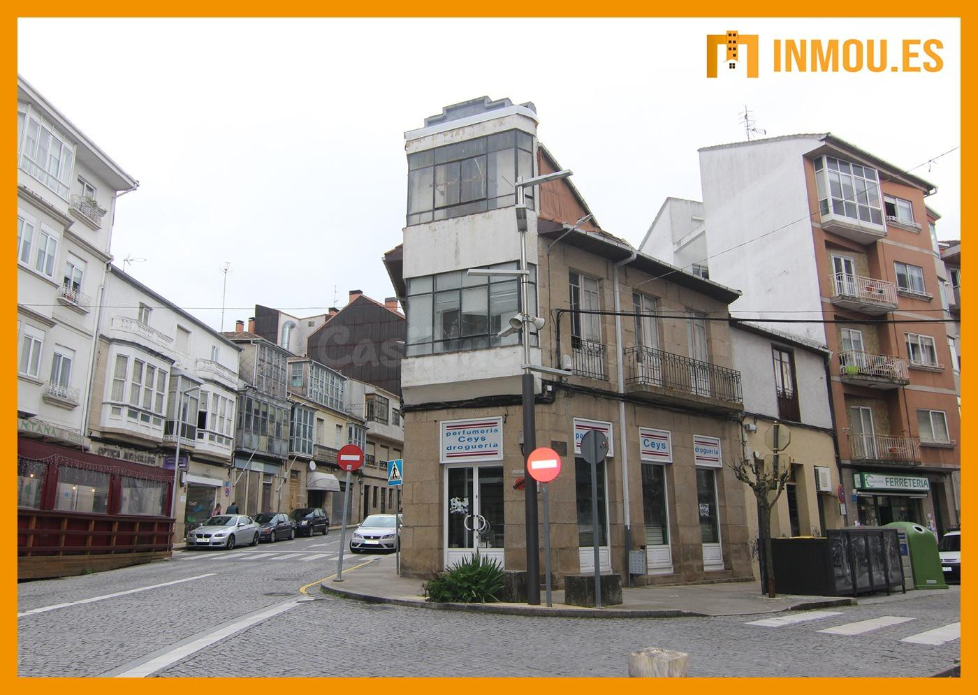 SE VENDE VIVIENDA CON LOCAL COMERCIAL EN EL CENTRO DE CELANOVA