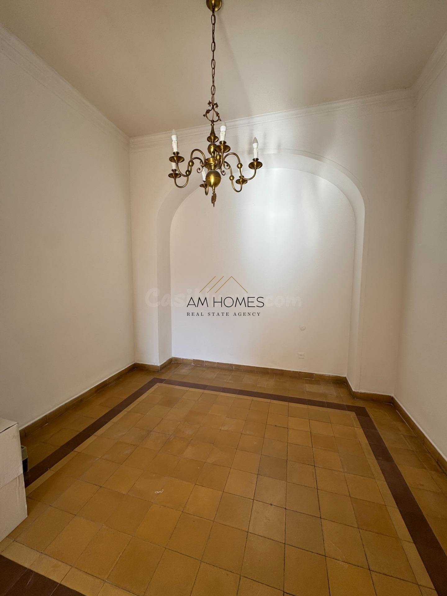 Exclusiva vivienda en el corazón de Alicante con techos alto - foto 4