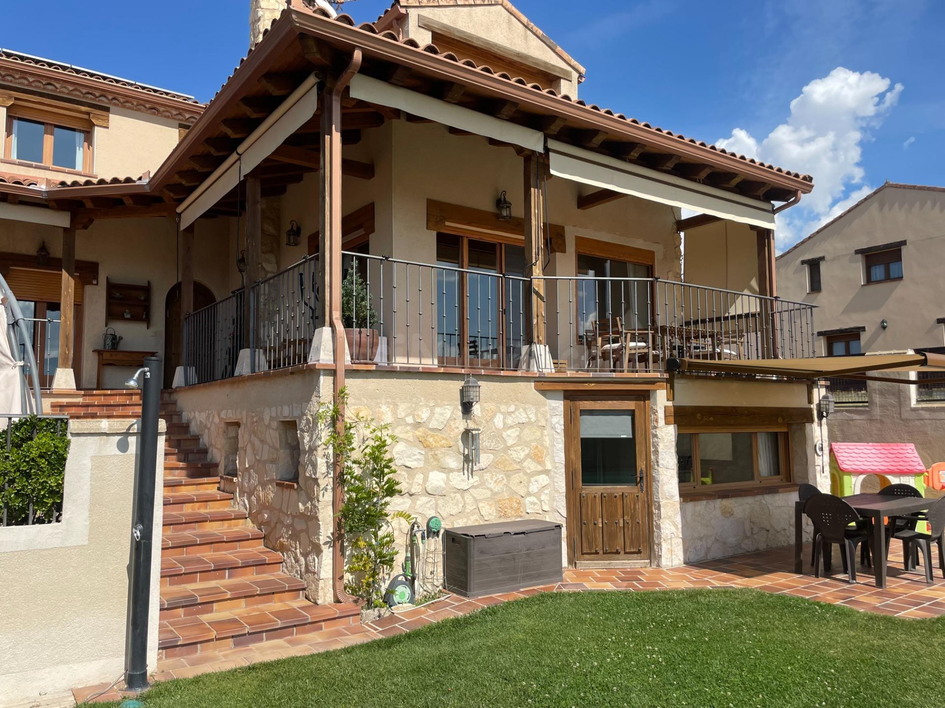 Se vende precioso chalet individual en El Sotillo