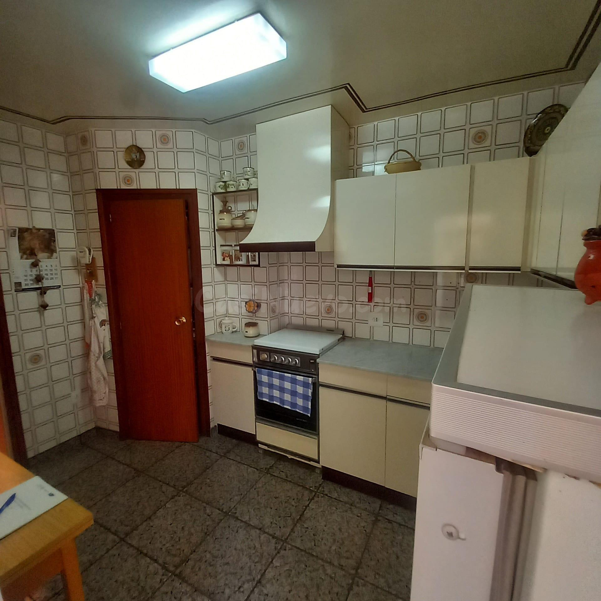 Piso completo en Tivenys - foto 4