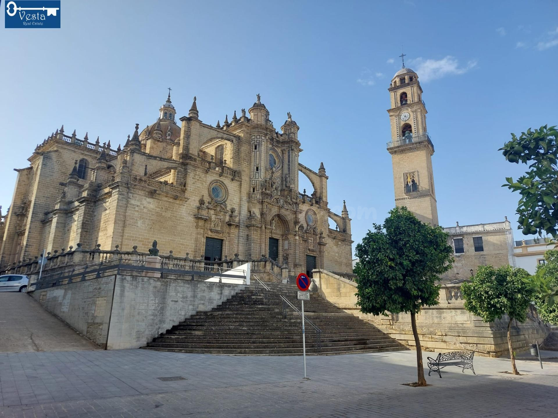 SOLAR EN LA CATEDRAL