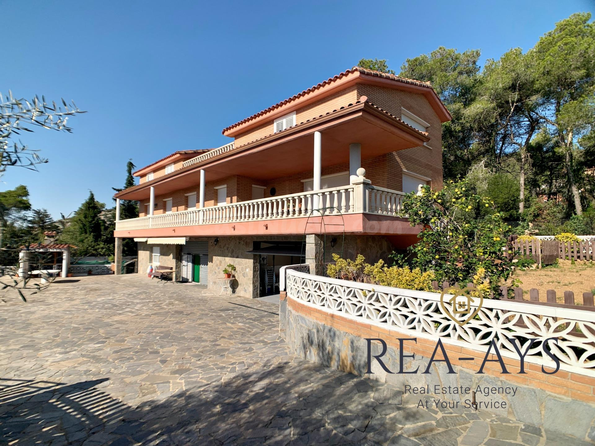 CASA AMPLIA - PARCELA PLANA - PISCINA - foto 3